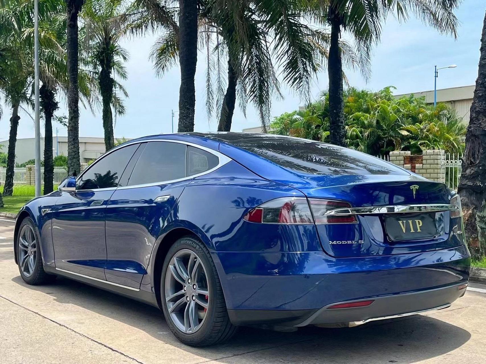 16年进口特斯拉model s 70d.指导价71.88万.续航442.四驱双电机.