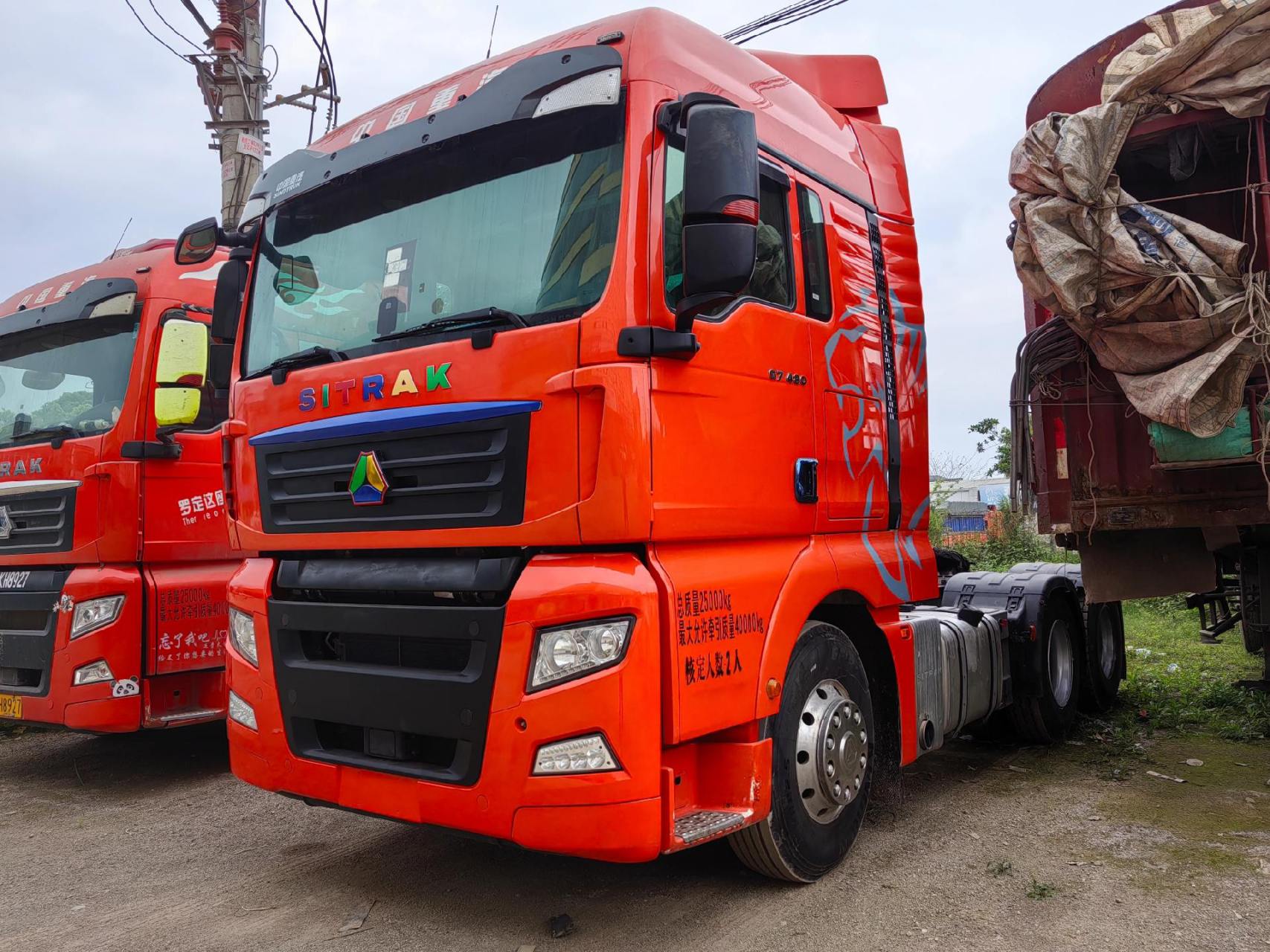 21年3月汕德卡480马力,手动挡带液缓,1000升油箱,轮胎威,带全保.