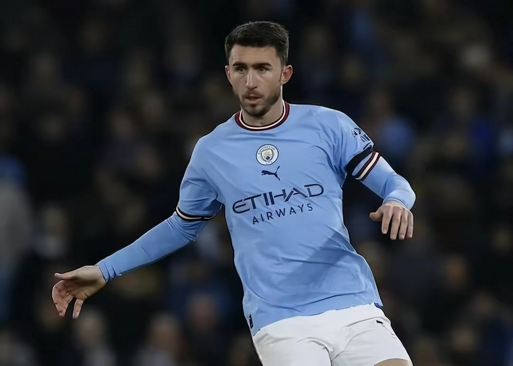 曼城中卫盼赴巴萨  据报道,曼城后卫拉波尔特渴望在今年夏天离开