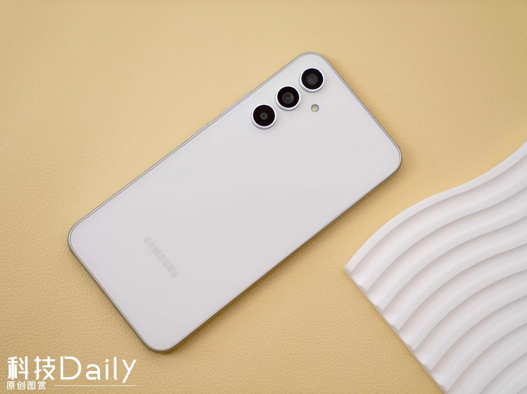 【三星 galaxy a54 5g】真机图赏 极致优雅,超高颜值,彰显了三星独特