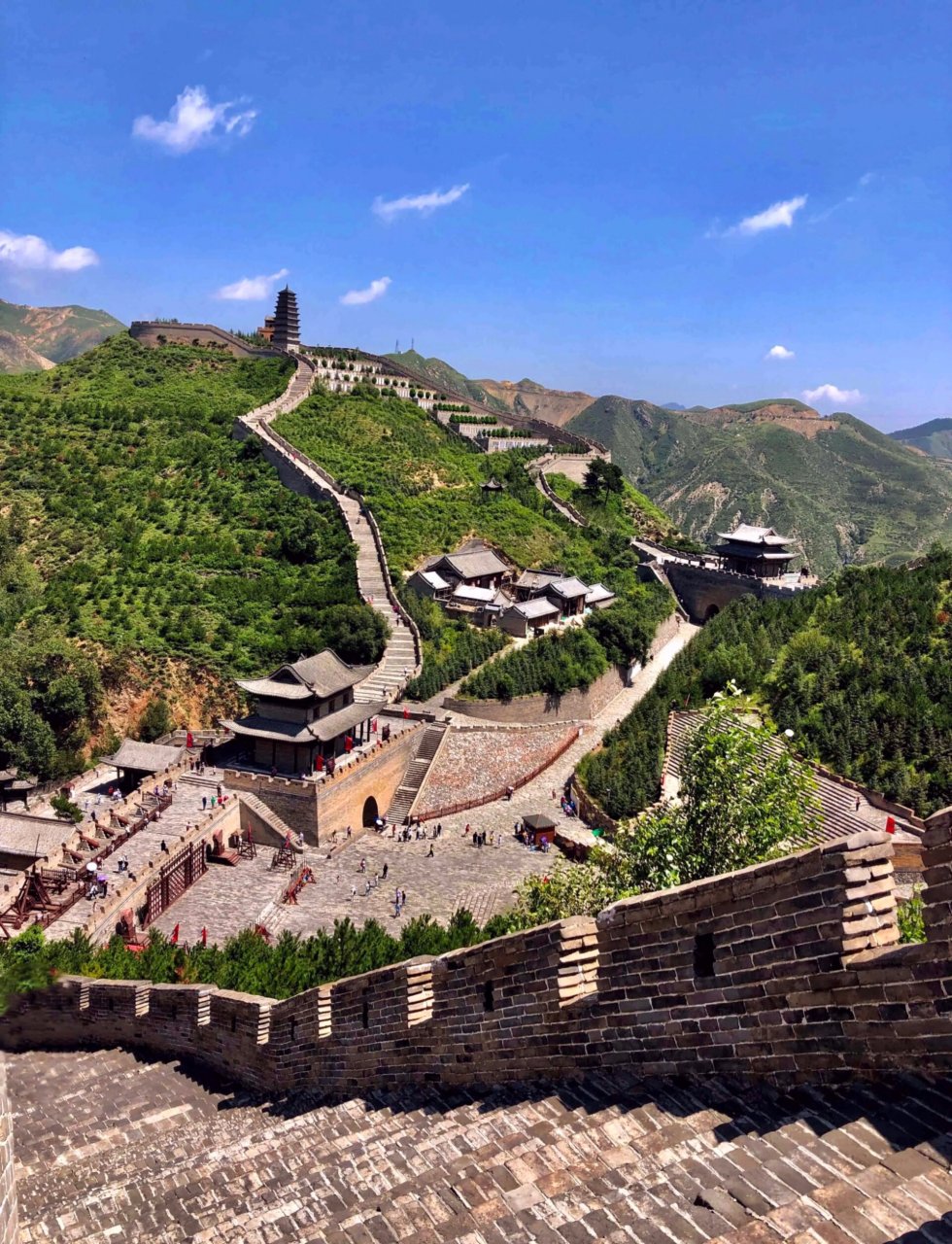 雁门关,位于中国山西省忻州市代县,是长城上的重要关隘,以"险"著称