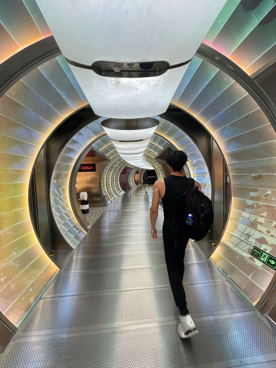 位于东三环国贸商圈,北京skp-s商城是原有的skp的时尚艺术概念升级版