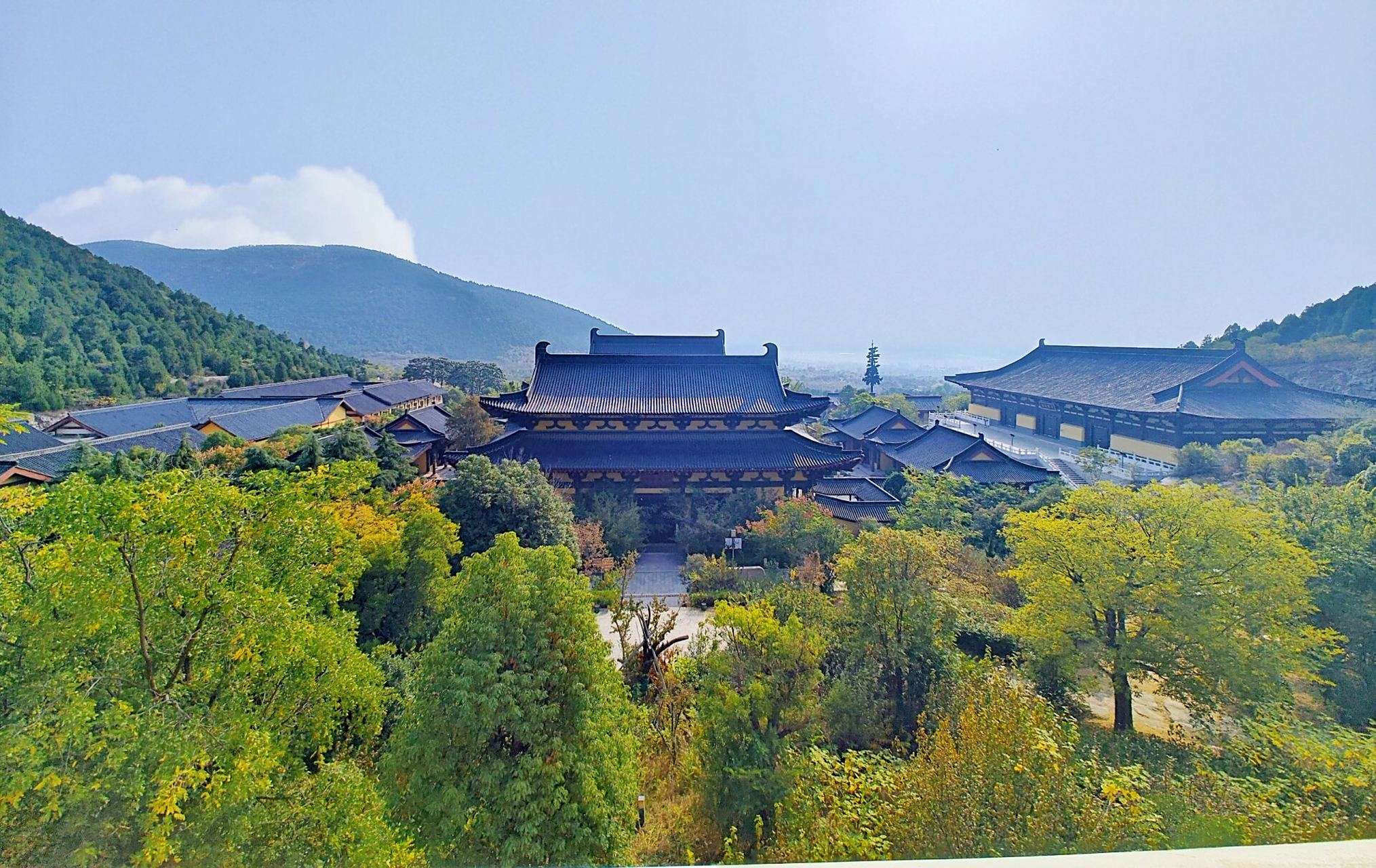 贾汪大洞山&茱萸寺 大洞山导航到大洞山观景台,然后爬上去比较方便,车