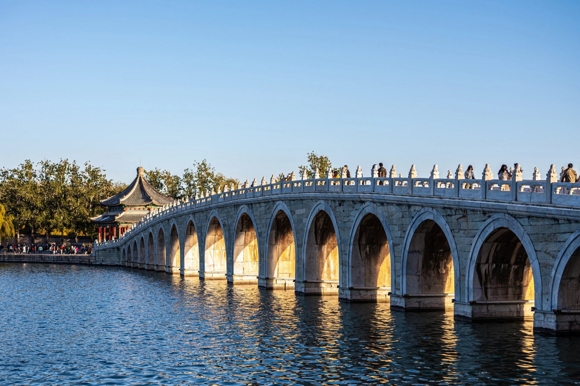 十月 北京颐和园"金光穿孔"摄影攻略 每年冬至前后颐和园十七孔桥都会