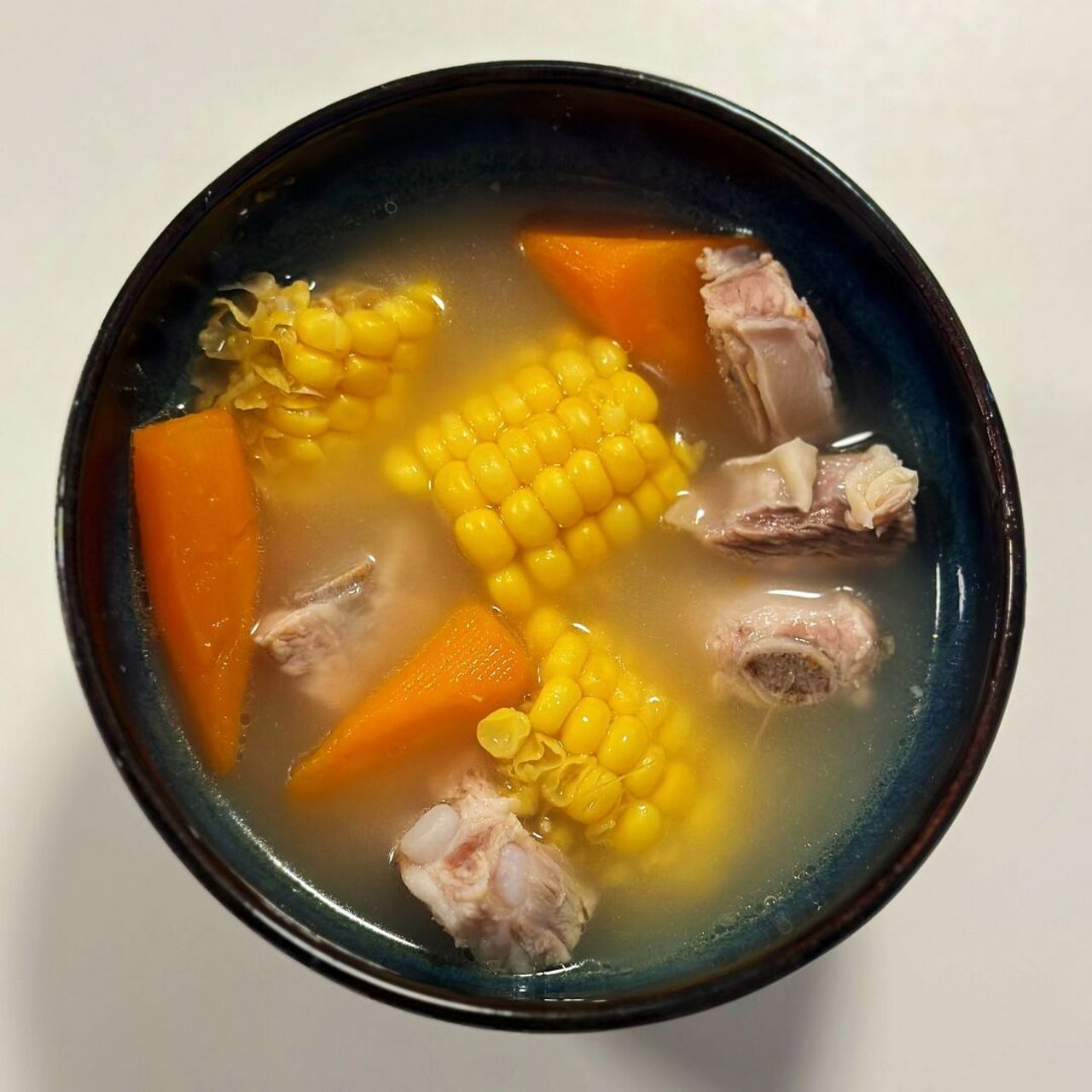9297煲汤分享|玉米胡萝卜排骨汤 步骤: 16615排骨切块后泡
