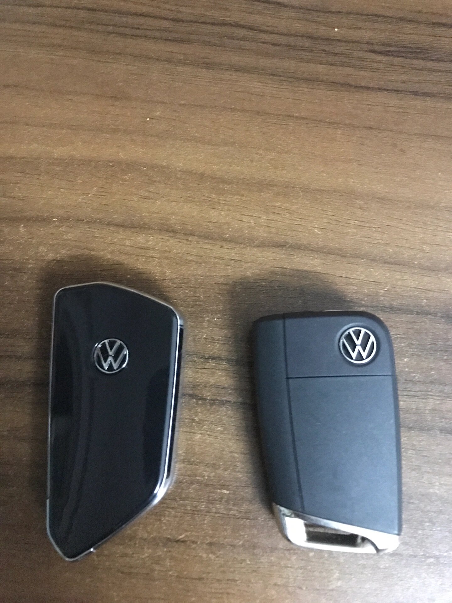 途观l刀锋钥匙 途观l自己动手更换刀锋钥匙,钥匙为黑色,钢琴亮漆,看着