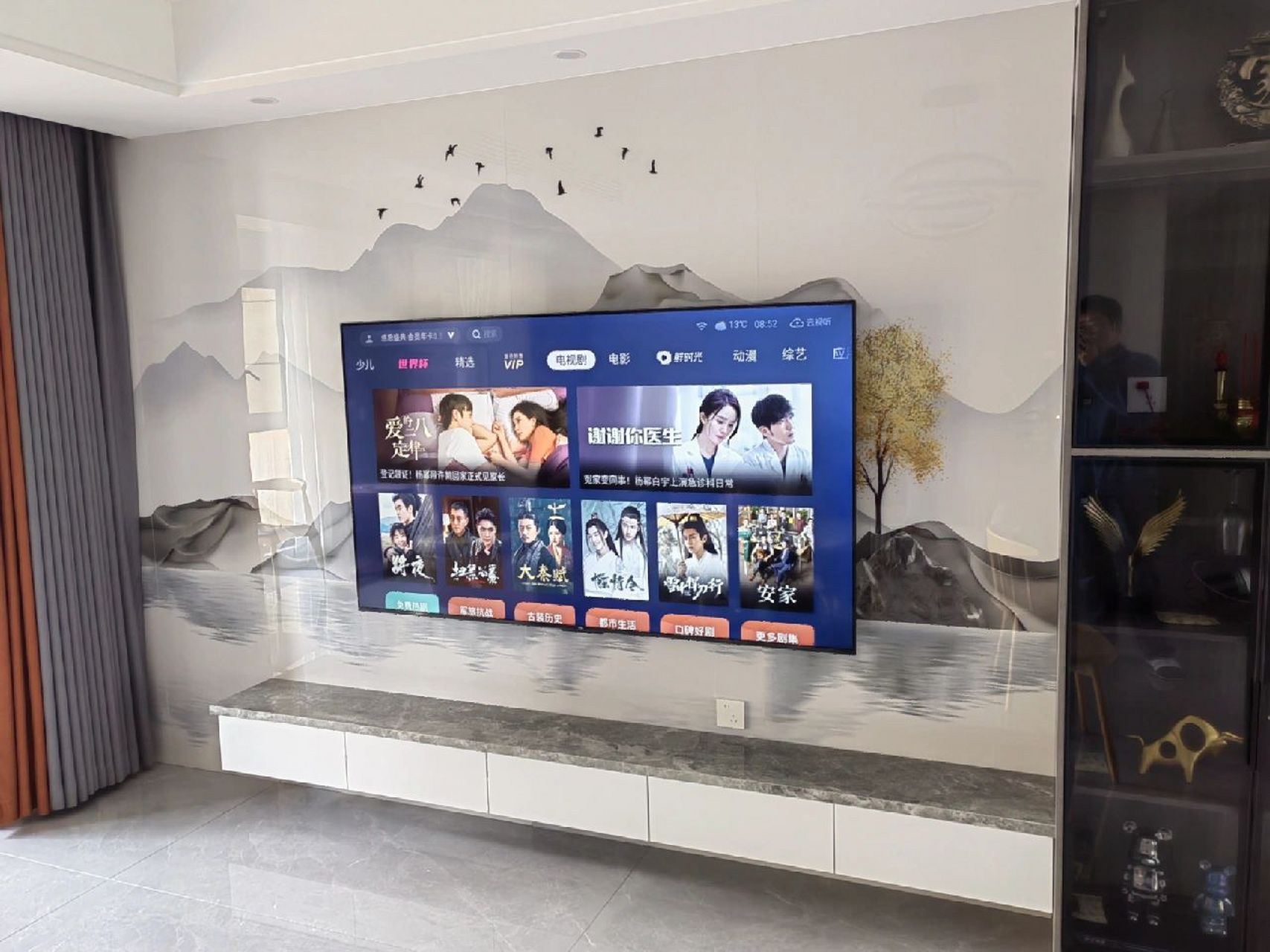 不要纠结65寸和75寸电视 不要纠结客厅距离,电视越