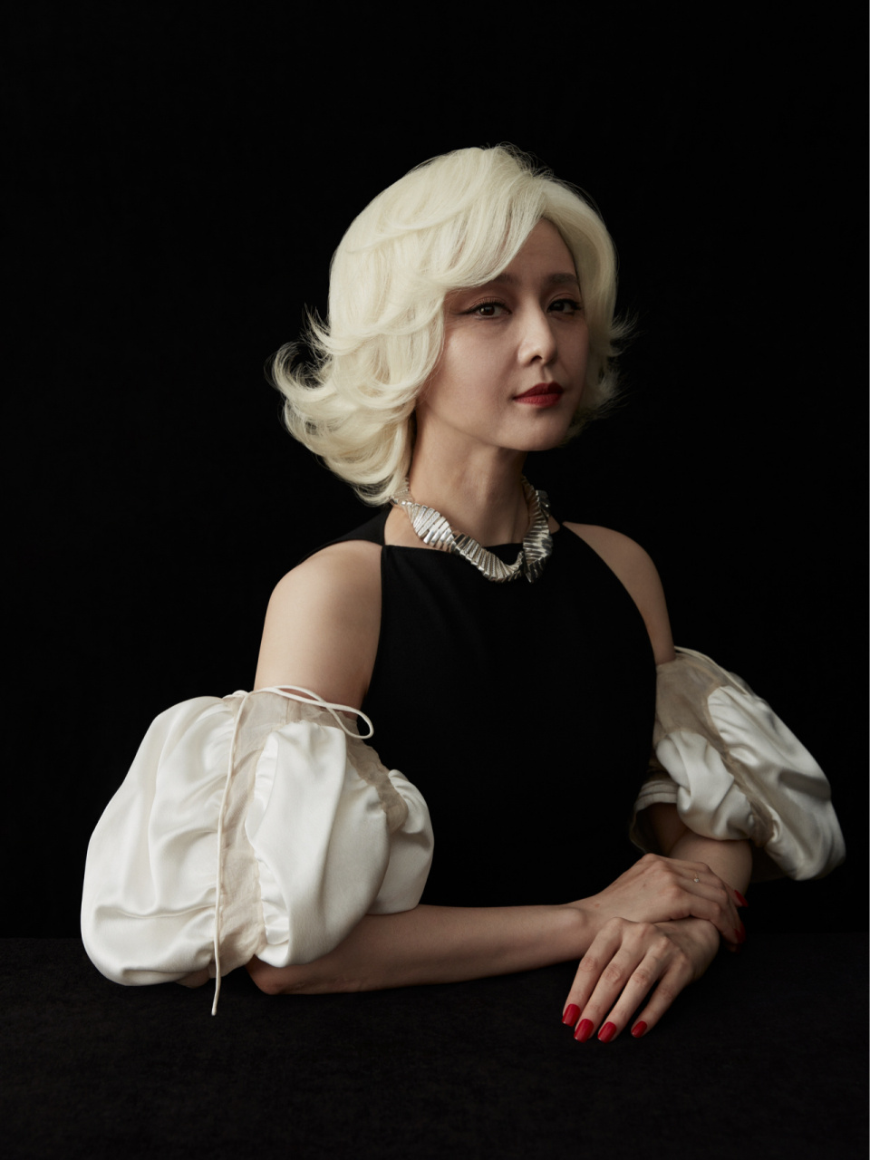 新刊来袭,范冰冰首次以老年妆挑战时尚大片 雀斑,皱纹,下垂,这些衰老