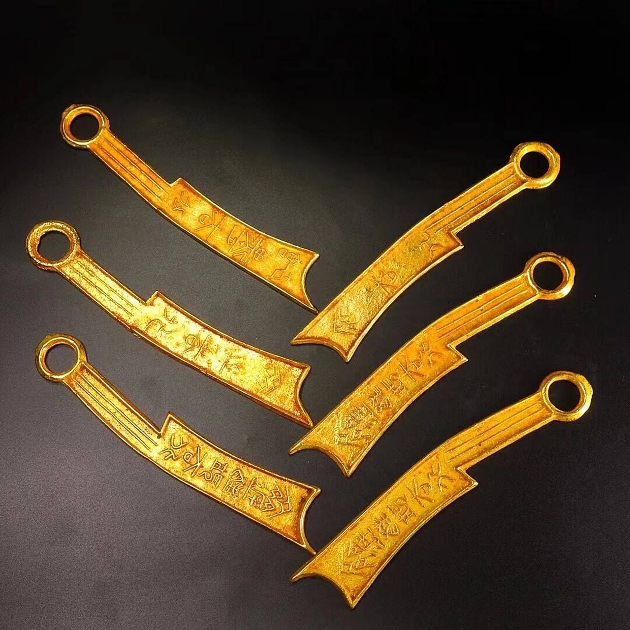 旧藏汉代铜鎏金刀币钱 字体清晰,包浆浑厚,总重量:300克,长度:18cm