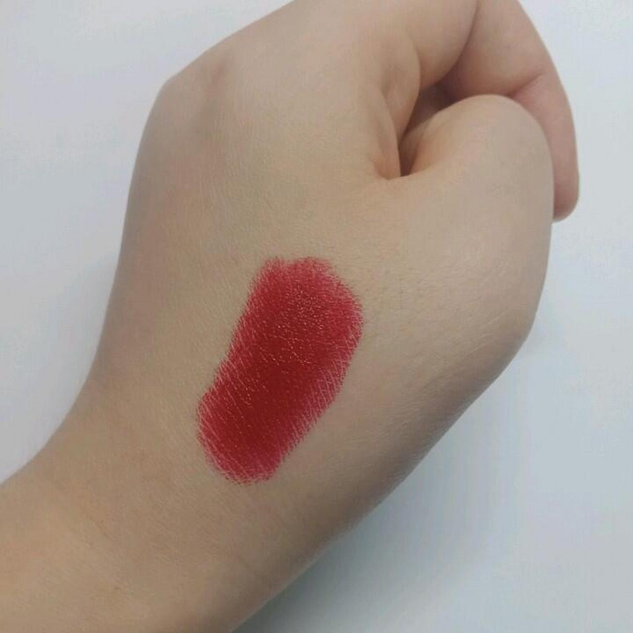 mac russian red俄罗斯红,哑光不拔干,无滤镜手机原图,晚上拍的可能受