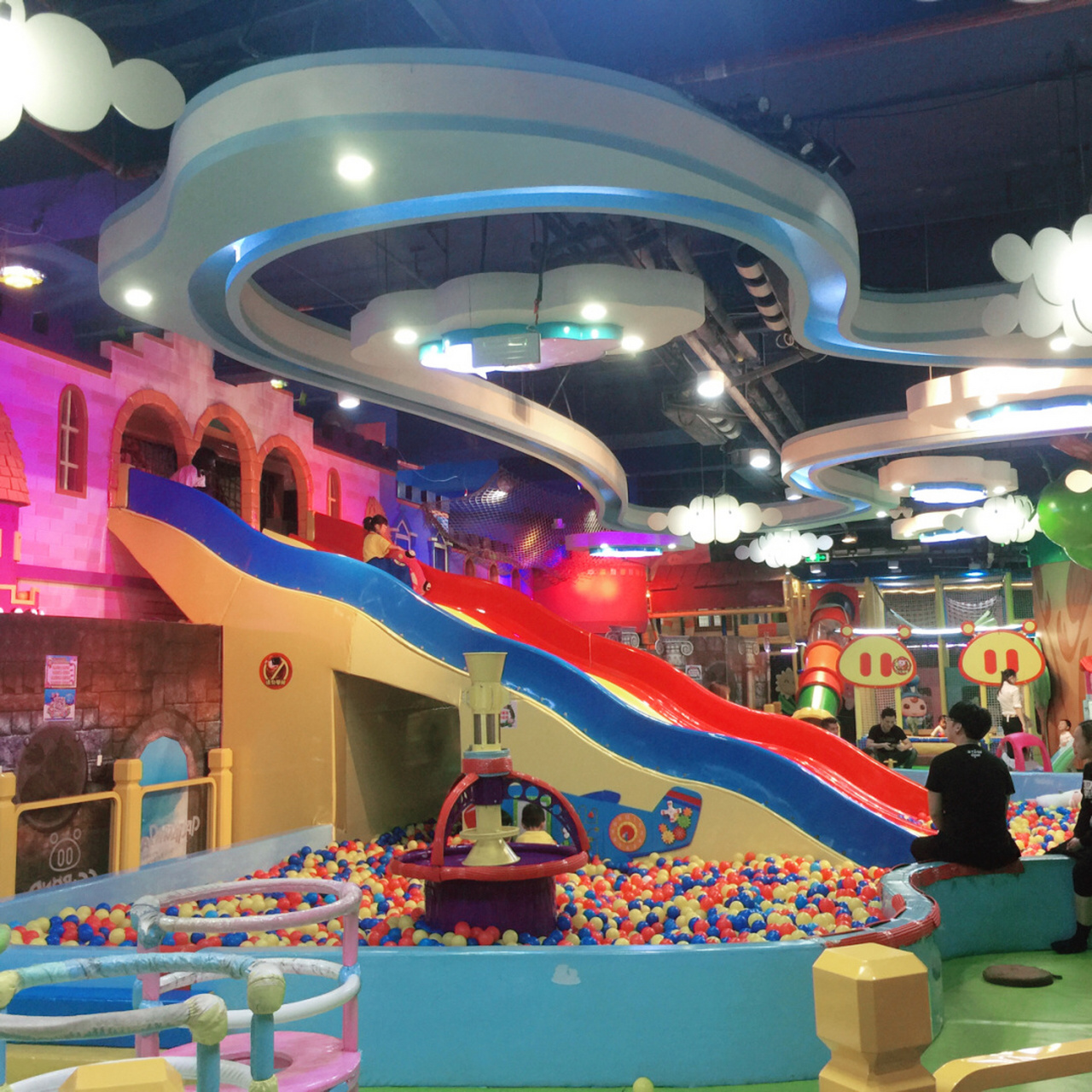 广州亲子游乐场| 轻松遛娃一天 猪猪侠19.