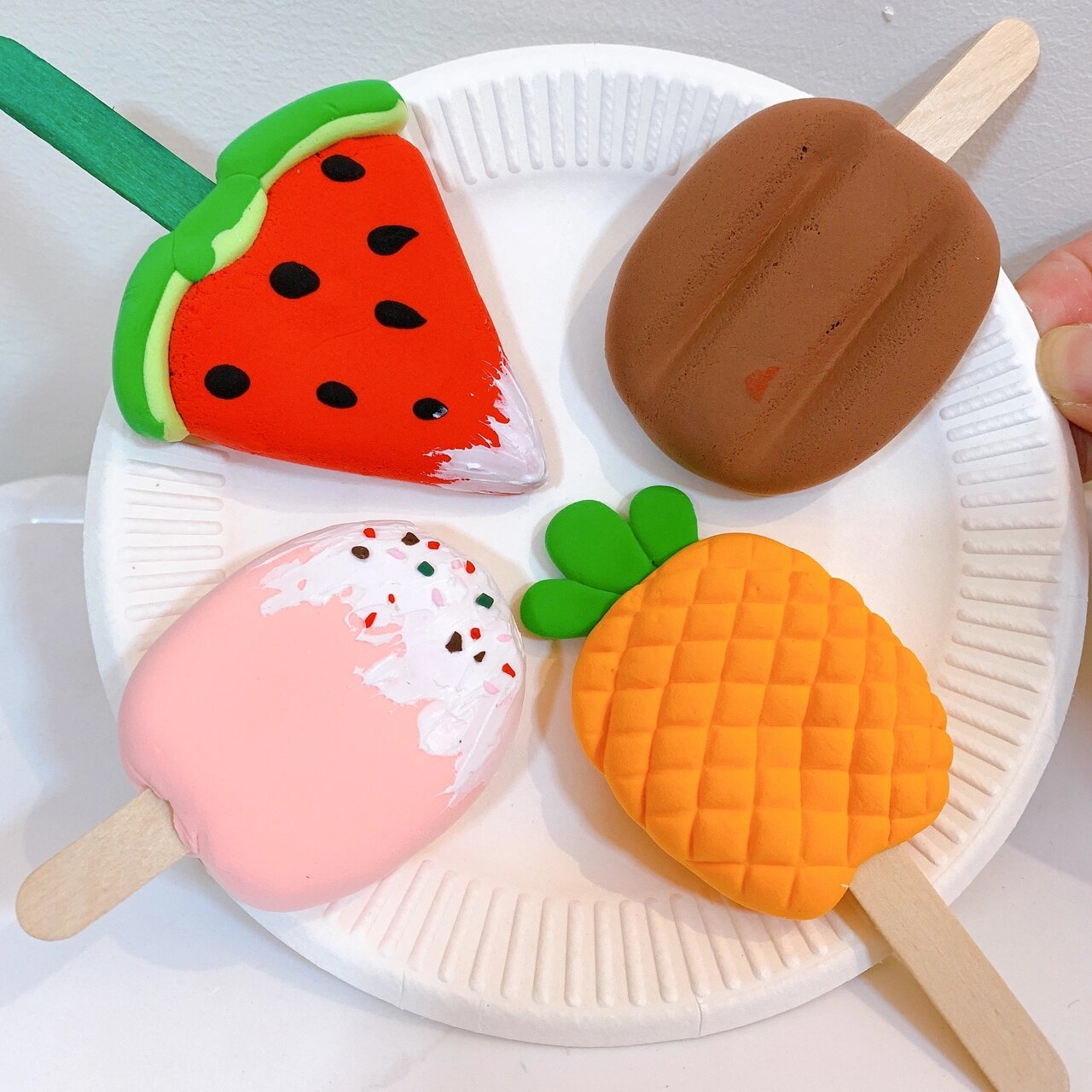 超简单幼儿园手工作业:粘土雪糕粘土冰激凌