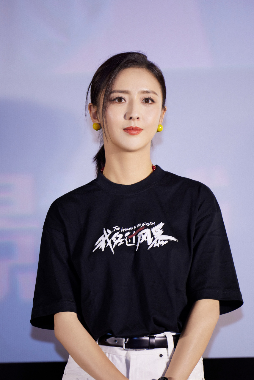 9715 #电影我经过风暴#  「经」历终为动力,@佟丽娅 蓄能向前.