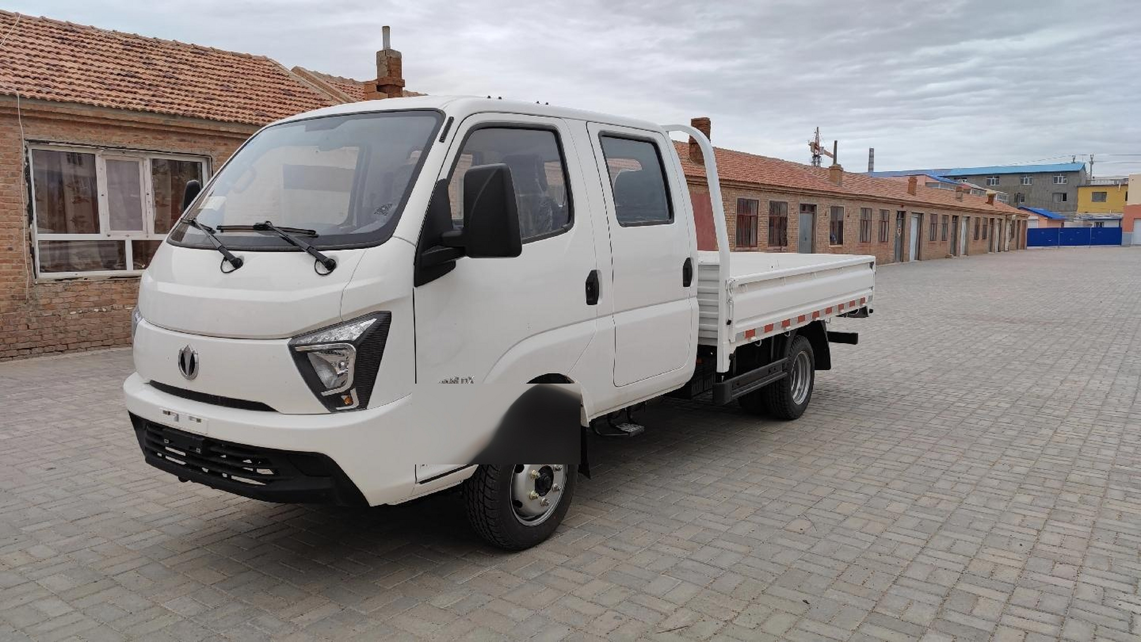 飞碟缔途双排柴油发动机.22款飞碟帝途柴油2.