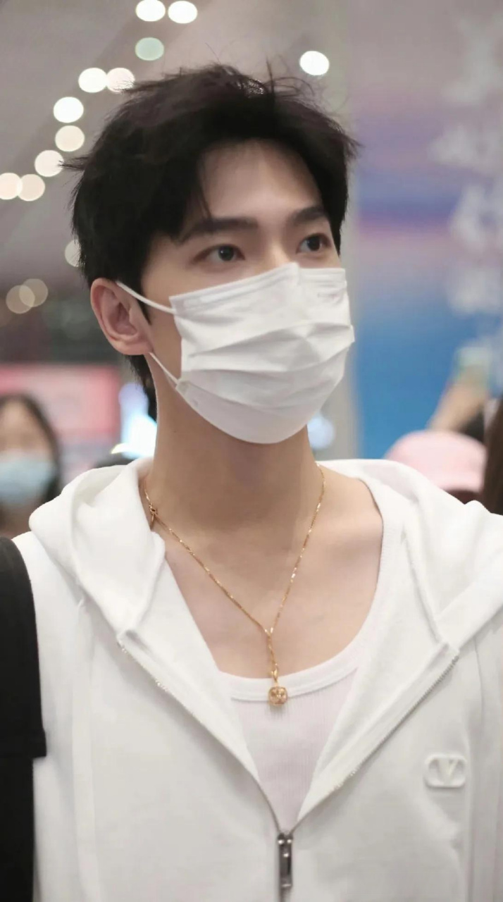 不得不佩服有些网友,杨洋和王楚然单单戴了个白口罩,就让一些人狂欢