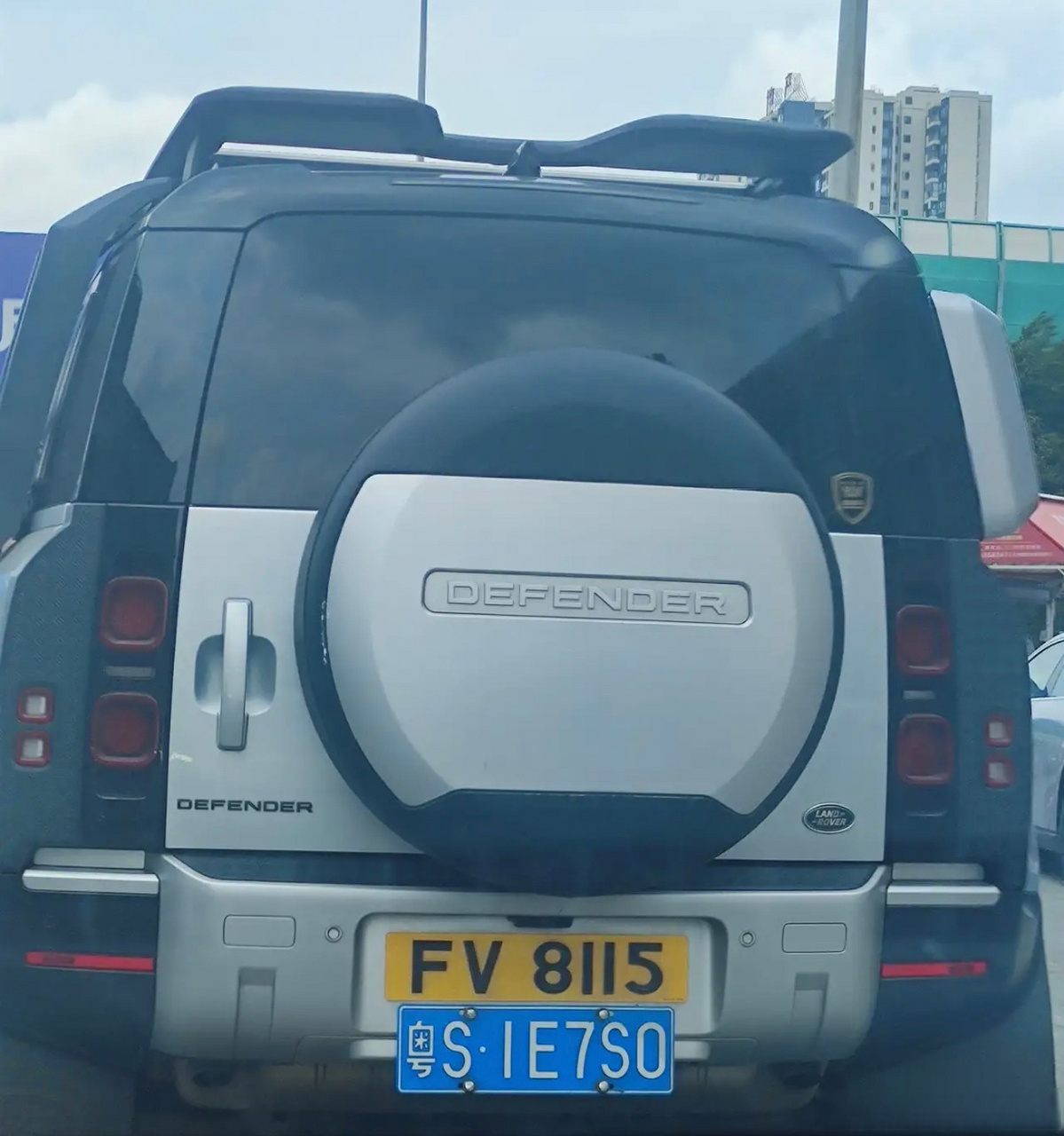 内地车牌和香港车牌哪个更好看? 不对比就没有伤害,高下立判吧!