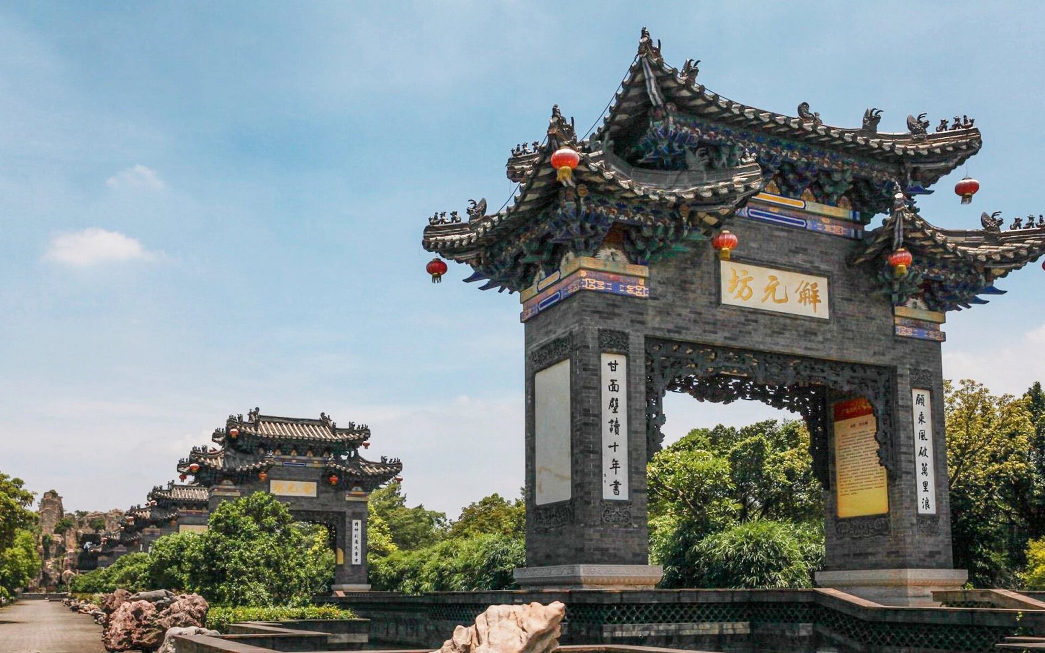 粤晖园,位于东莞市道滘镇,是中国四大名园之一,也是岭南园林的代表作