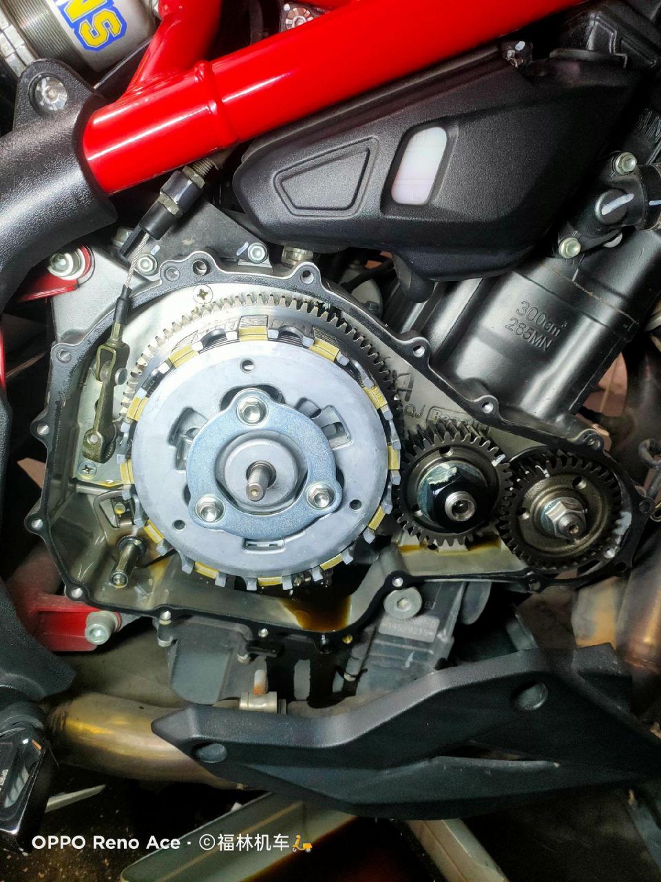 贝纳利302,更换机油泵链条,原车为征和,更换did