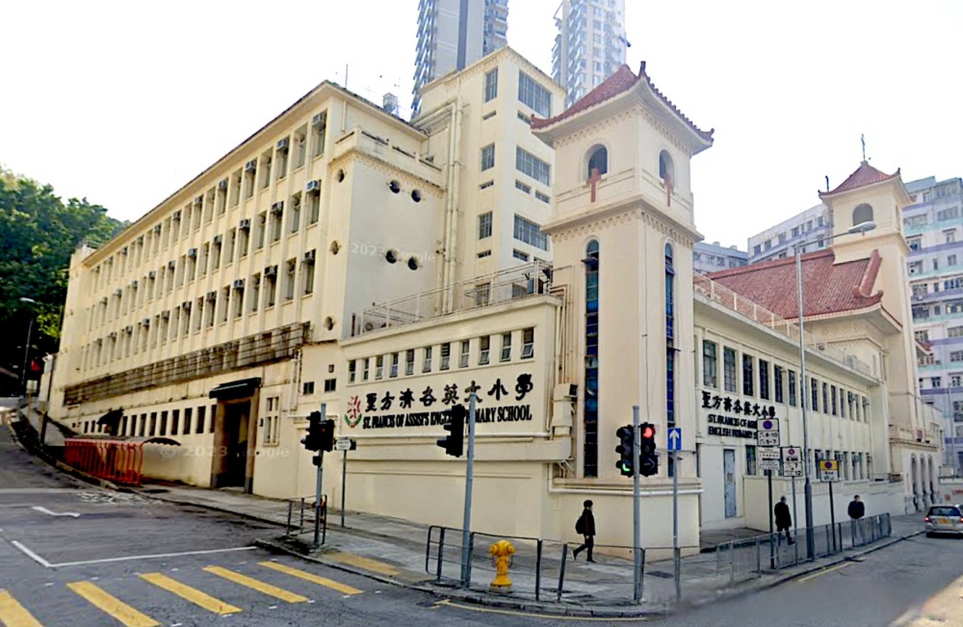 名的「3私1直」小学93,即私立的九龙塘学校(小学部),九龙塘宣道小学