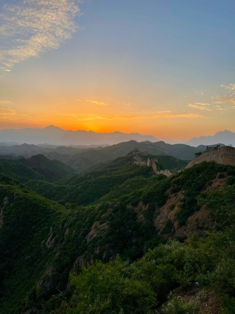 长城之上,日出日落 "万里长城,金山独秀"!