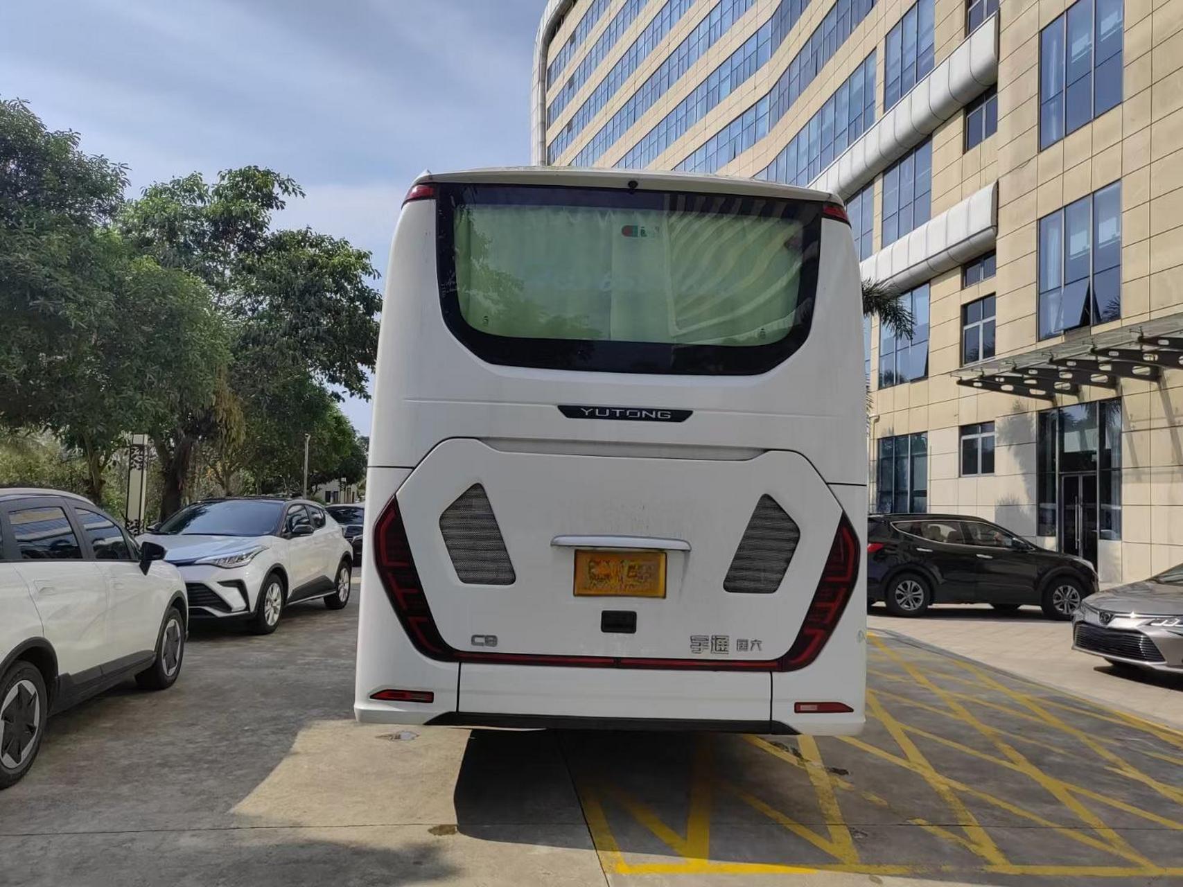 上牌7个月准新国六38座宇通客车,非营运性质,有营运公告.