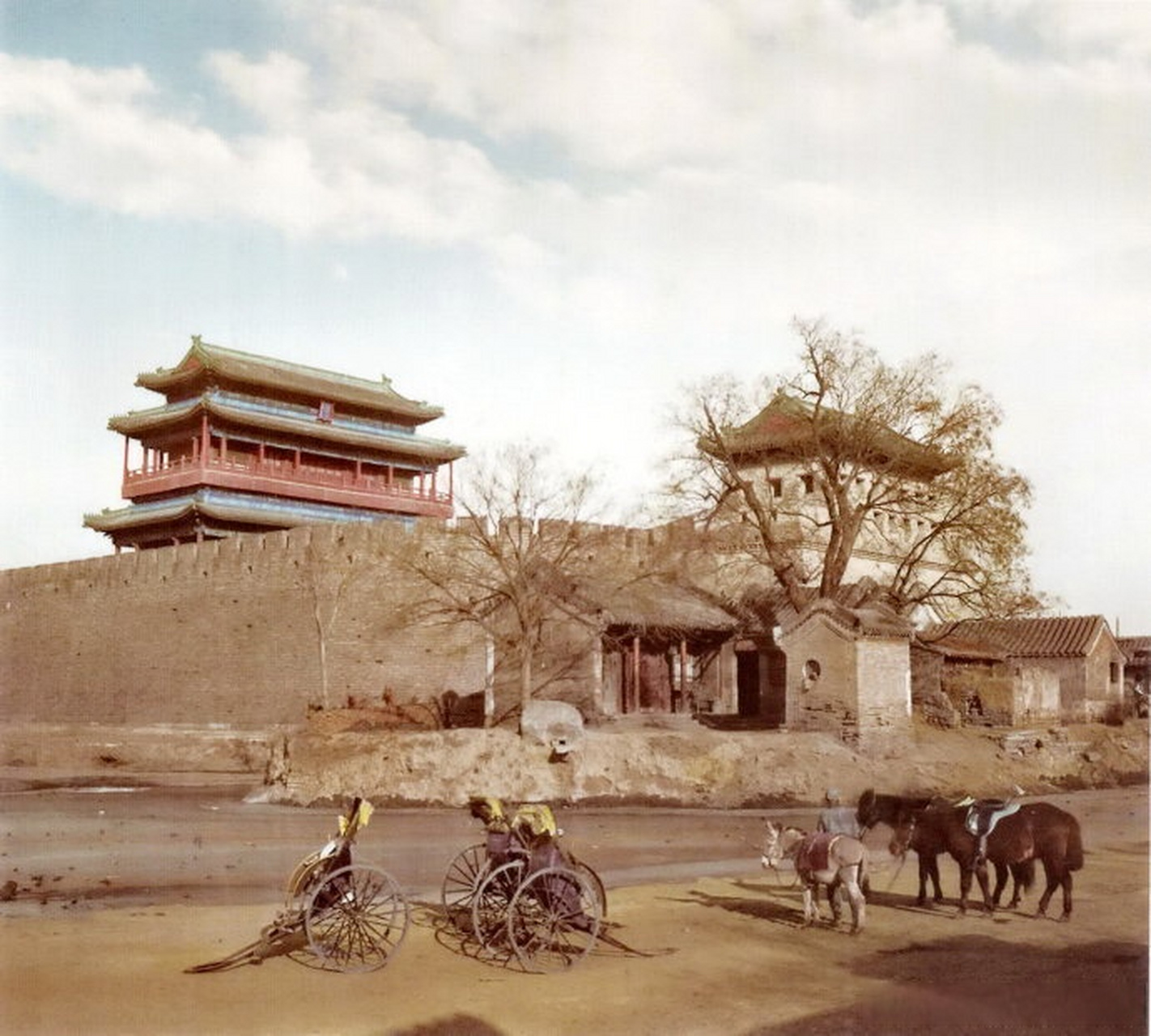 北京永定门,始建于明嘉靖三十二年,寓意为"永远安定",故名.