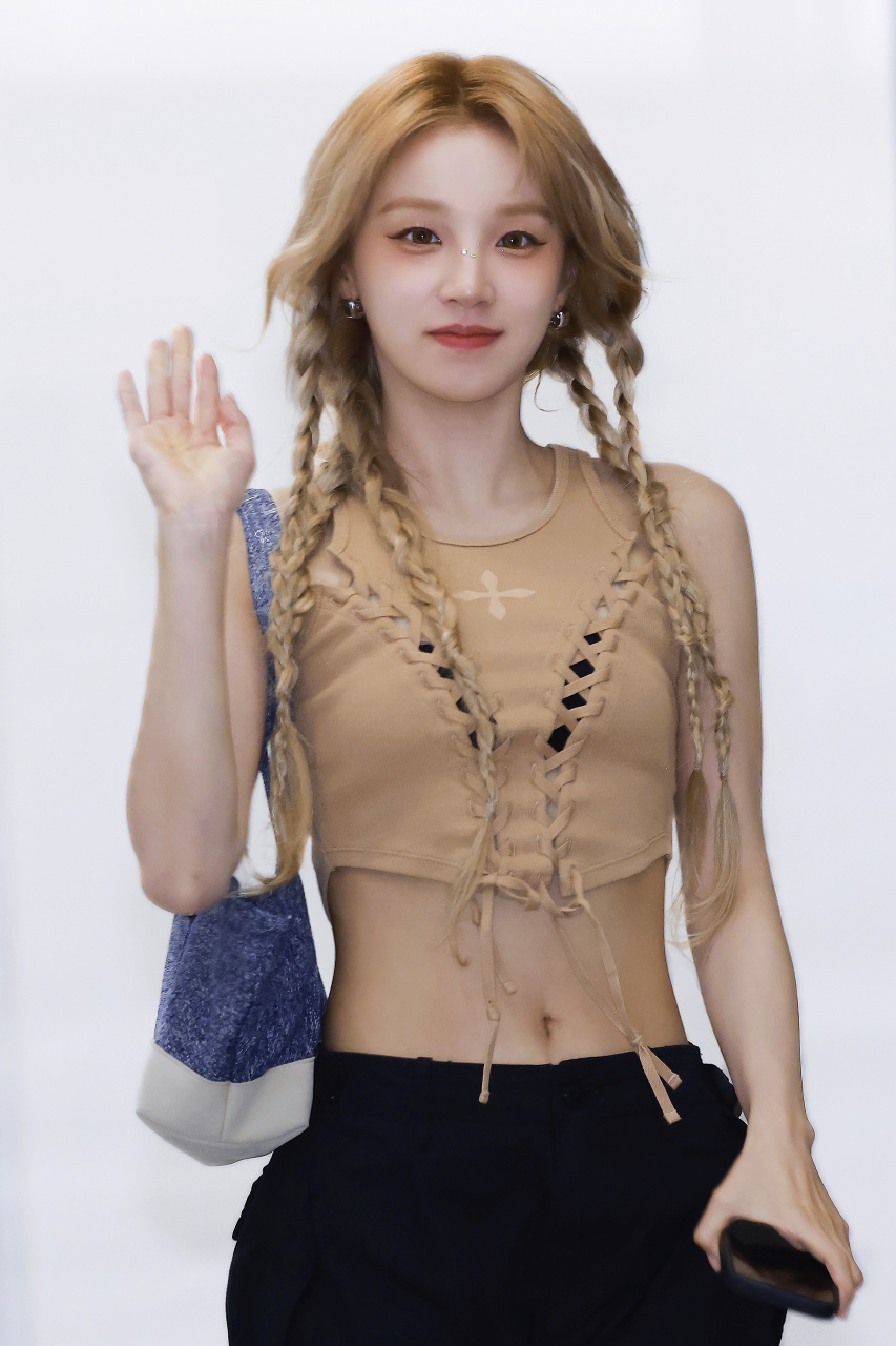 看到这组高清图是我应得的,我的快乐小狗[流泪]  宋雨琦水母头下班