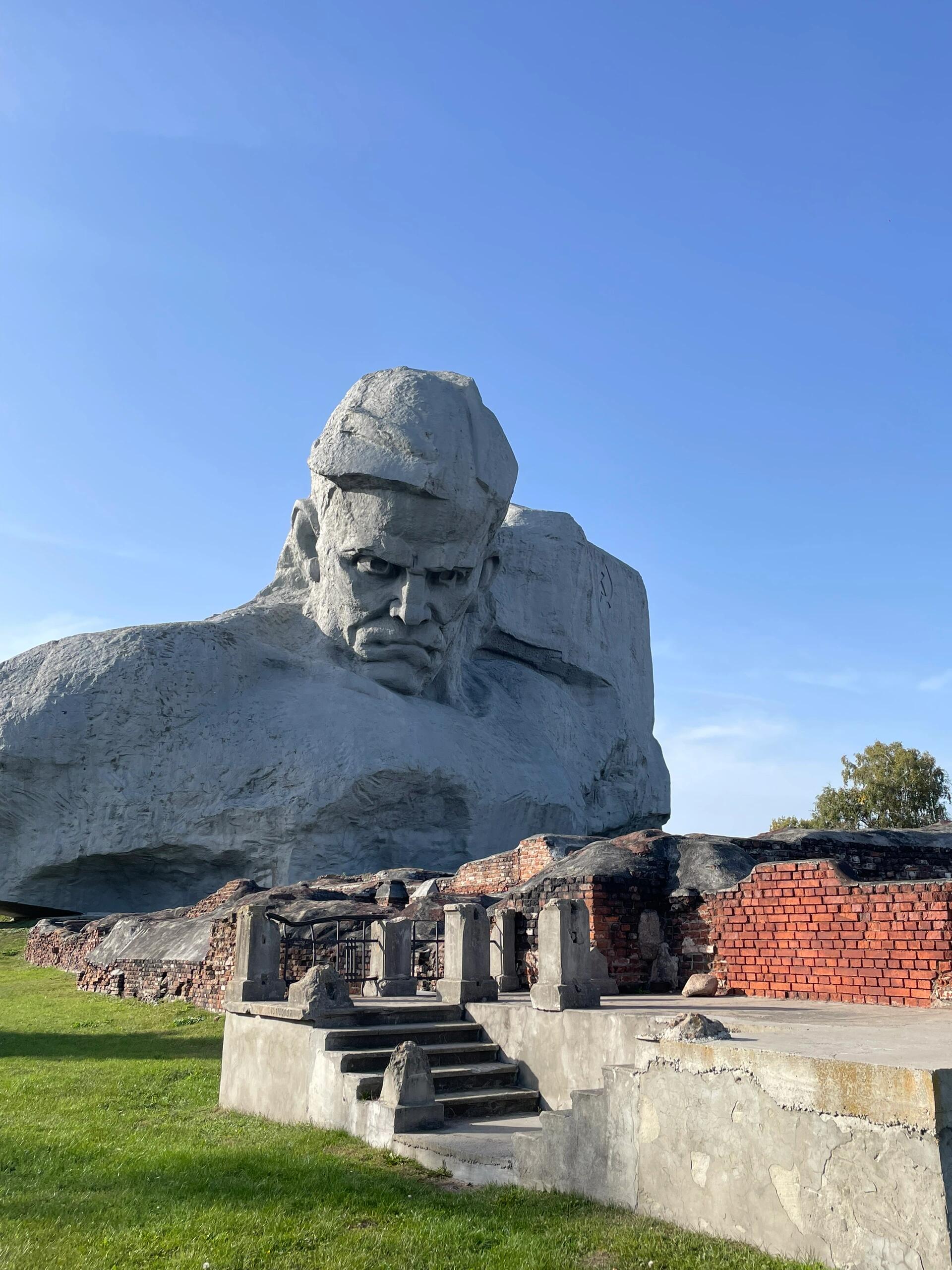 布列斯特三件套 森林要塞点灯人