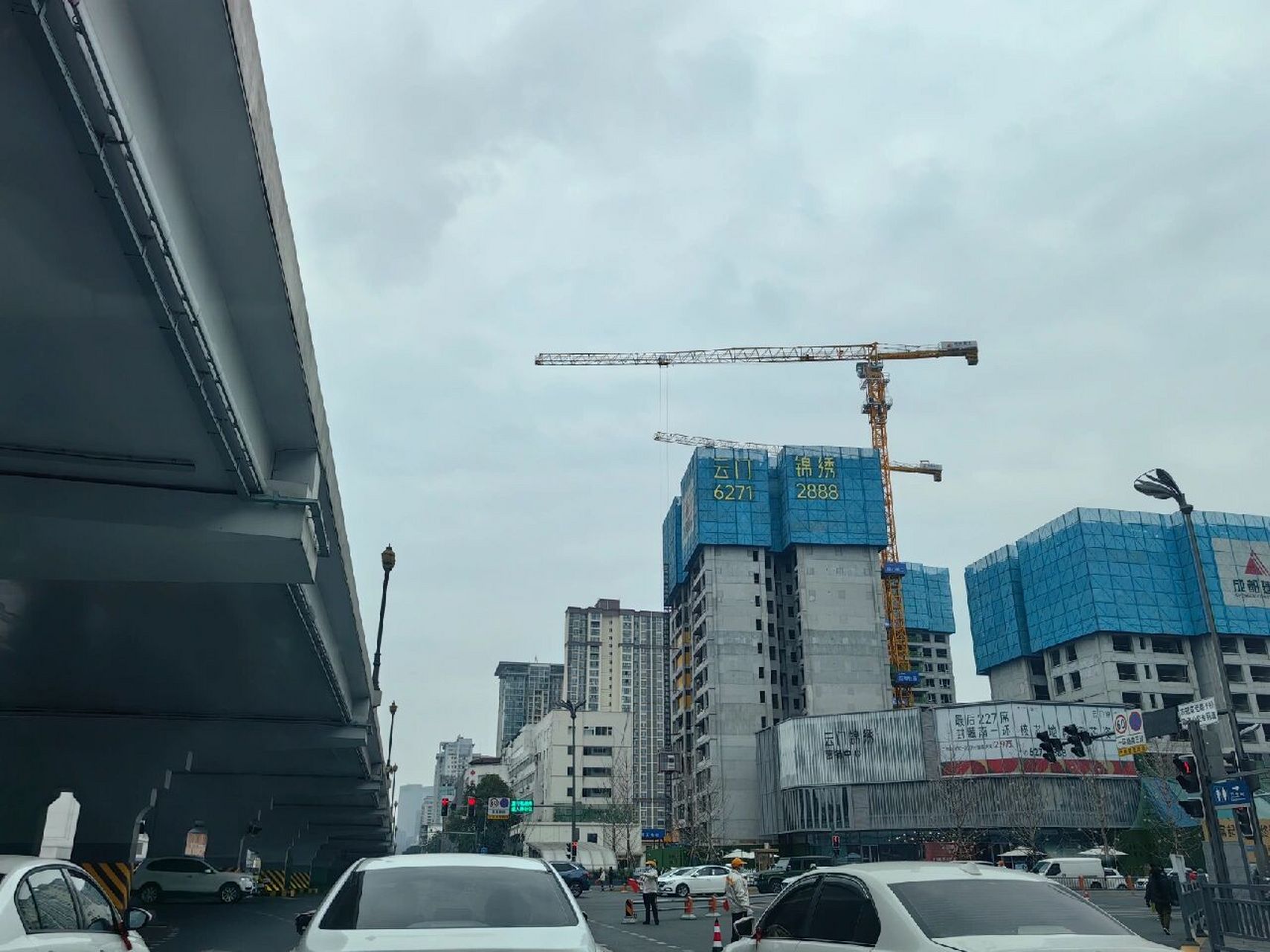 成都预算500w买房-卓越云门锦绣 优点:纯地铁盘,用销售的话说,距离