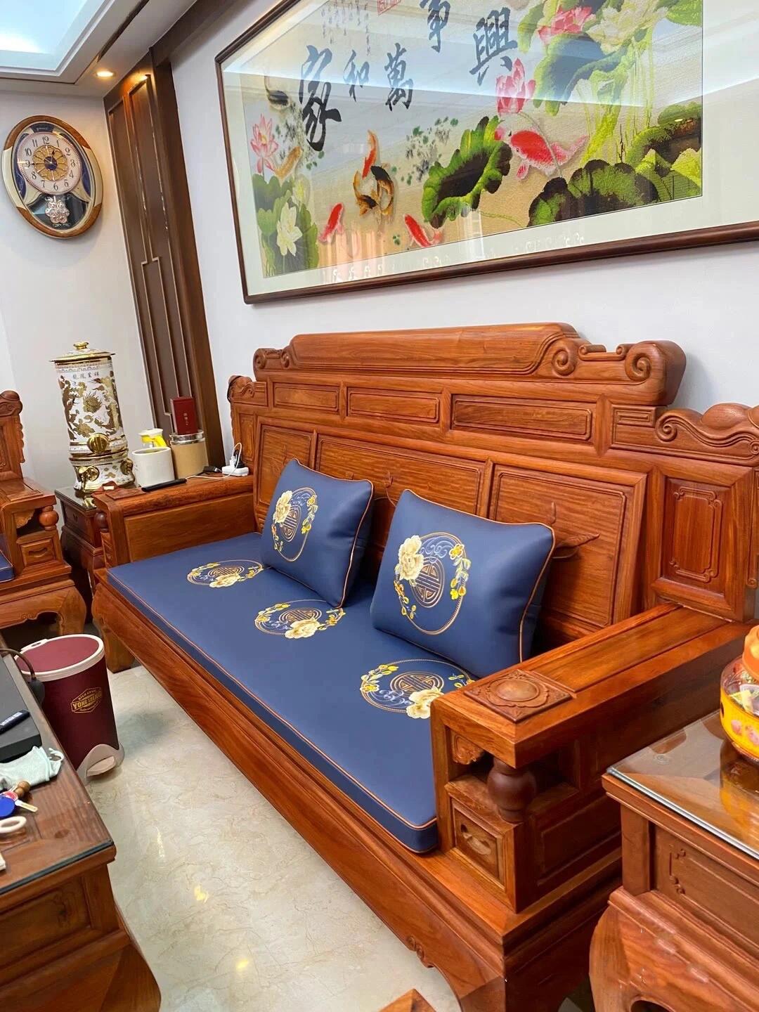 缅甸花梨木沙发 红木家具作为中国古典家具中的翘楚,一直都备受人们的