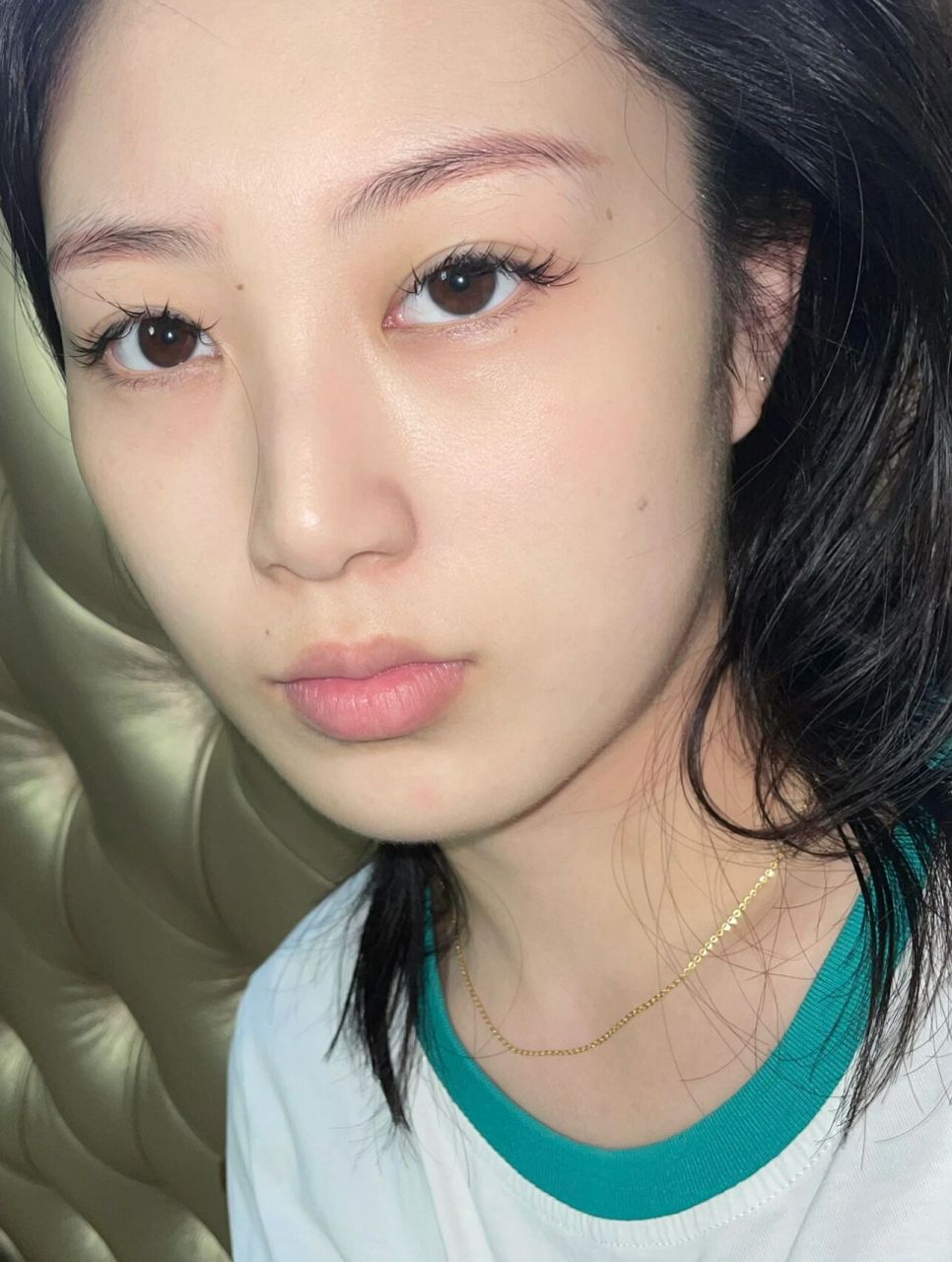 我不理解,明星素颜怼脸拍都没有黑头的吗? 肉丝真的好美啊啊啊!