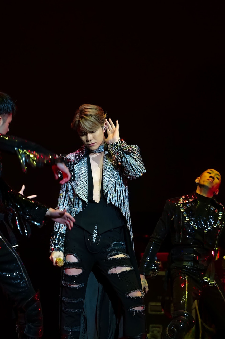 张敬轩在美国巡演中真的很拼啊!