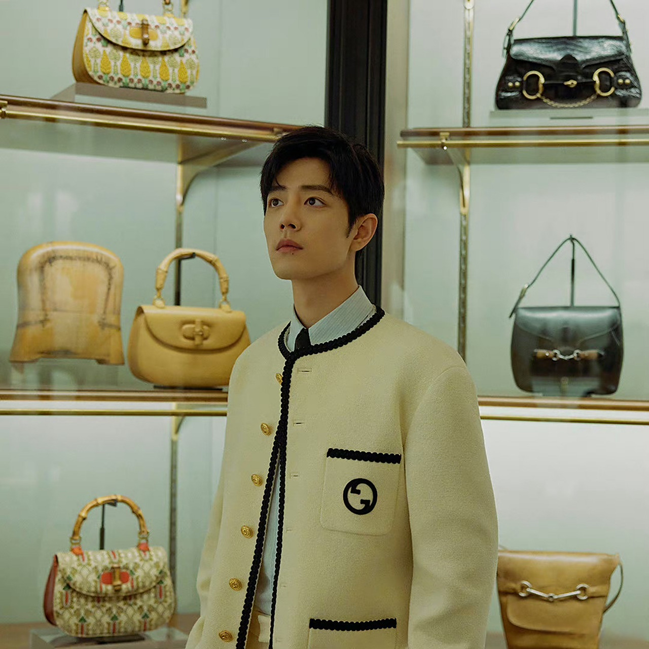 gucci肖战新图# 品牌代言人@肖战 时装周期间新物料释出.