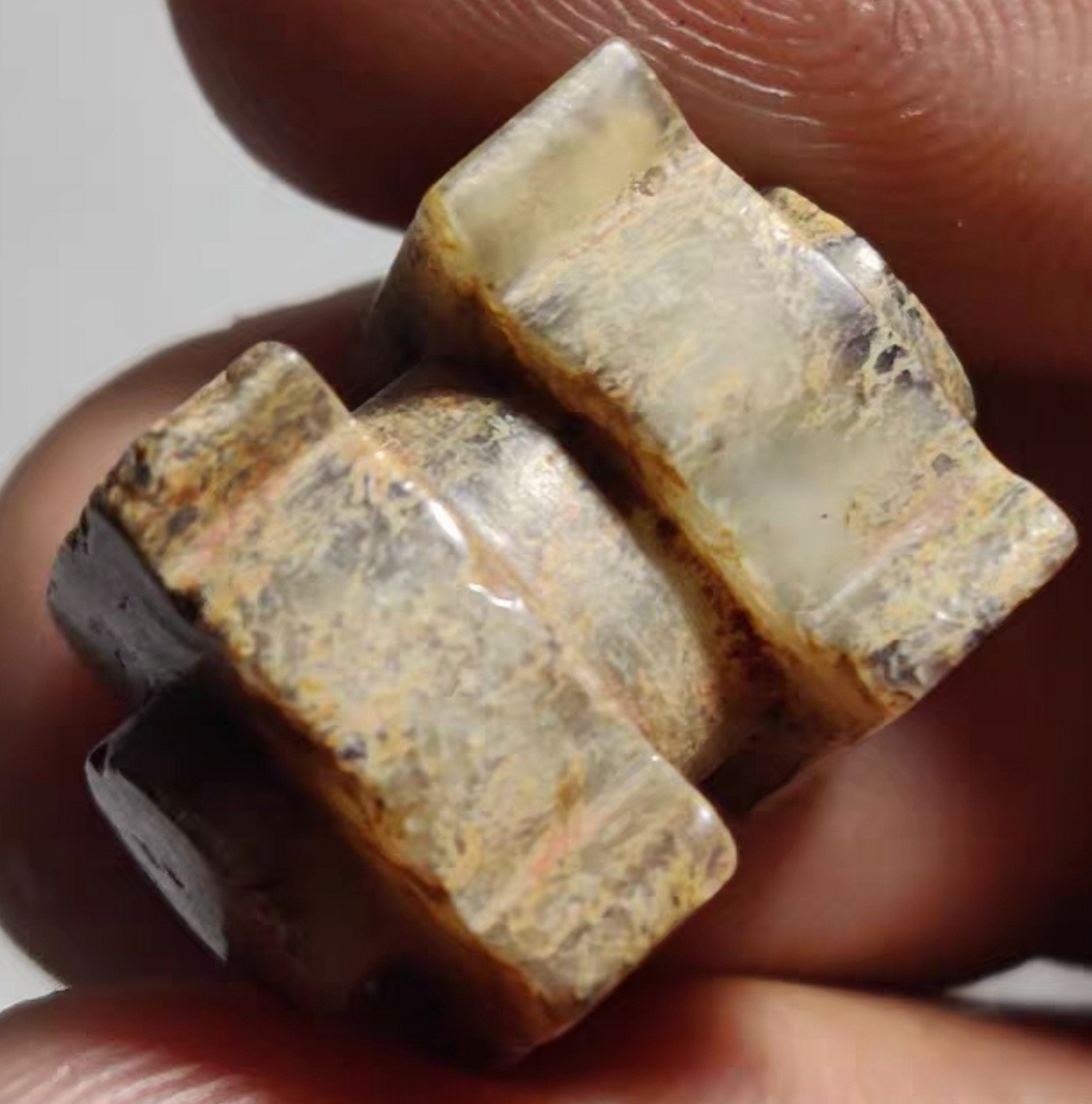 玉胜,西王母头上戴的那个,太少见了,又没赶上,可惜了