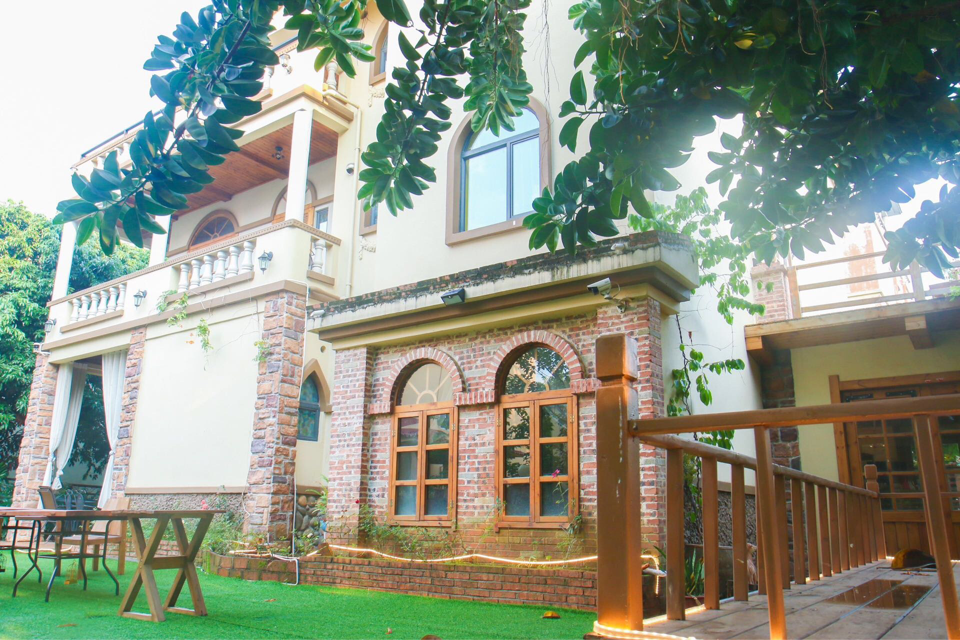 北海银滩旁别墅包院子 99前后两个院子98 7415院子里有烧烤炉