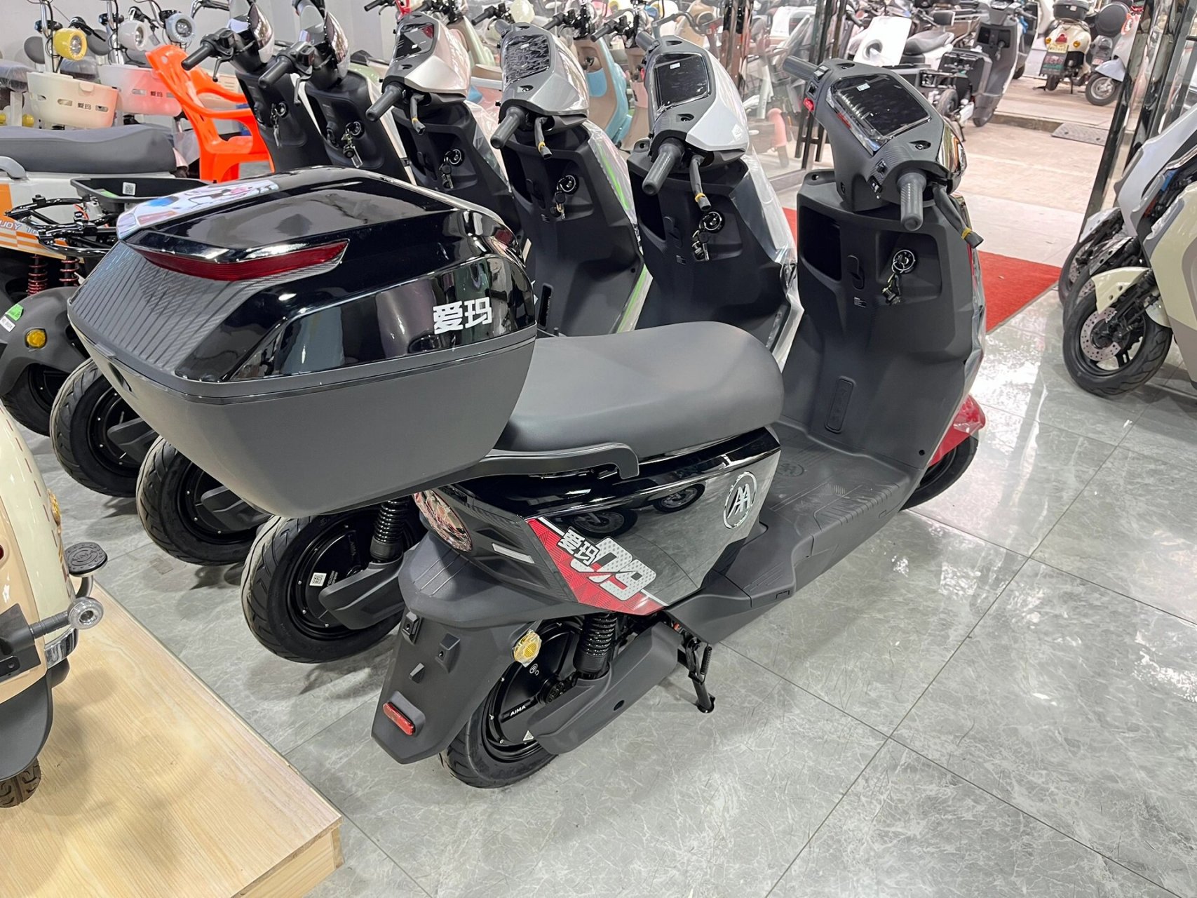 这款爱玛凌俊 一家三口代步车 72v21.8安 深圳市爱玛电动车