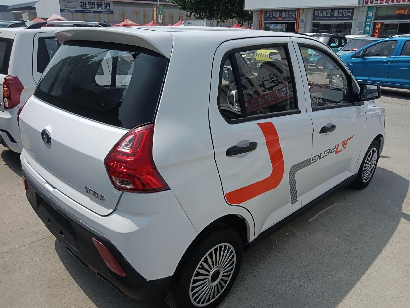 金彭d70s电动汽车,山区动力版,实表只跑了6000多公里,5600瓦电机,时速