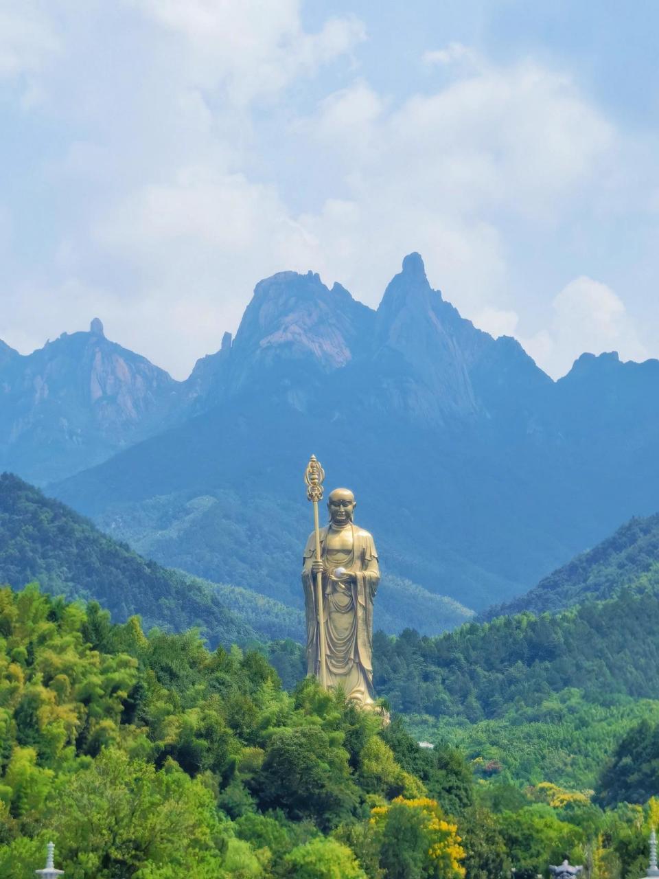 南无大愿地藏王菩萨05 九华山地藏菩萨露天铜像,像身高度84米,加上