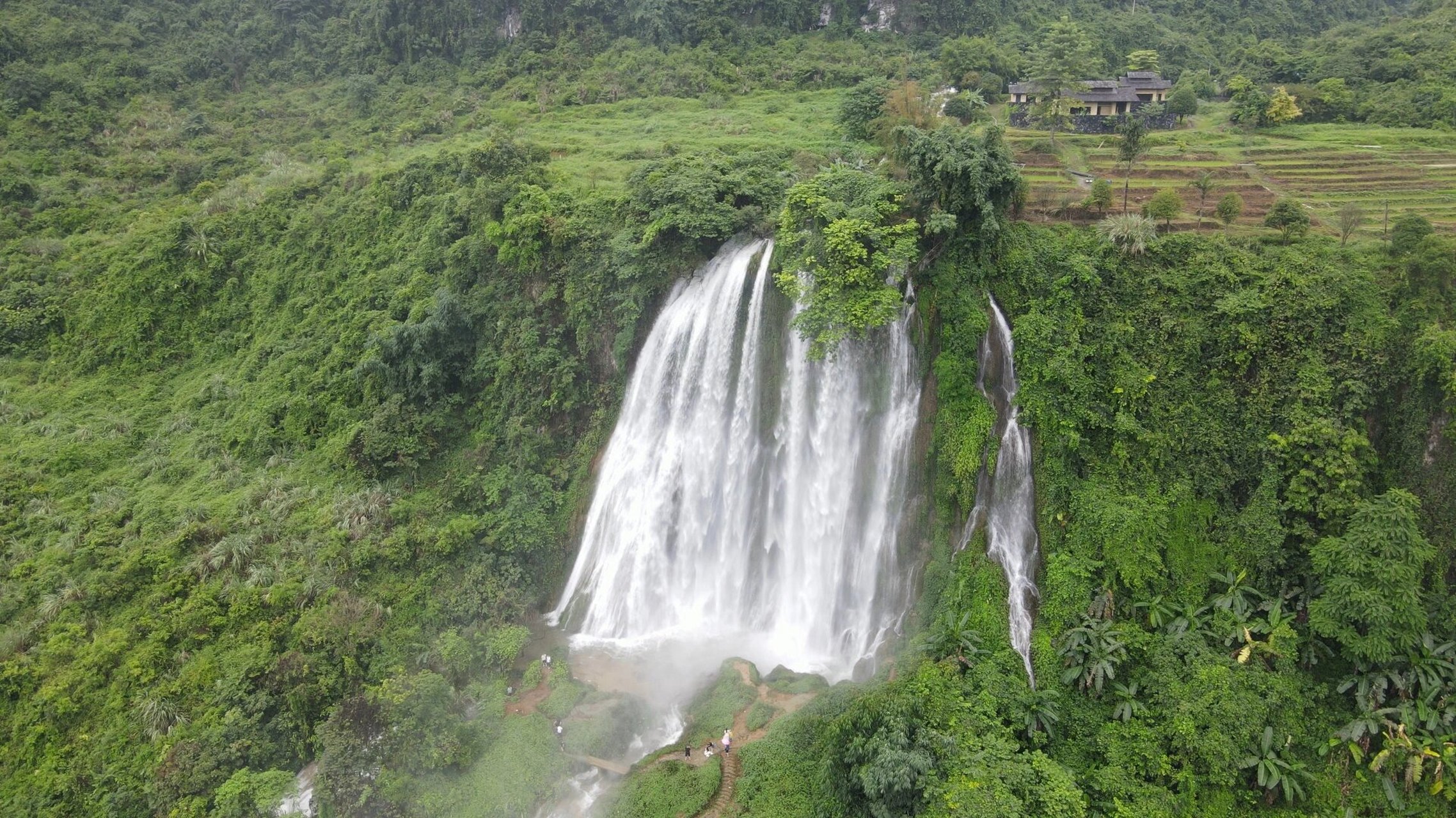 靖西三叠岭瀑布,壮美之境,不可错过的美景 9999 靖西三叠岭瀑布