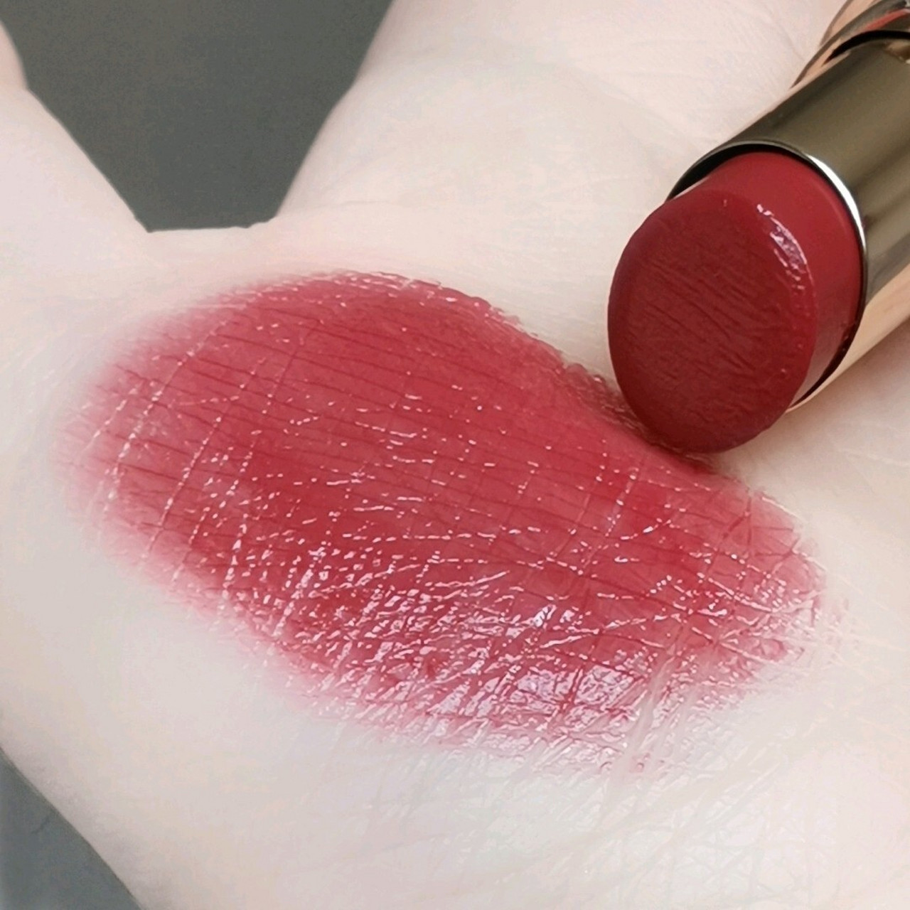 馥郁柔软的红豆沙玫瑰 bobbi brown精油口红claret 我终于拥有了这支