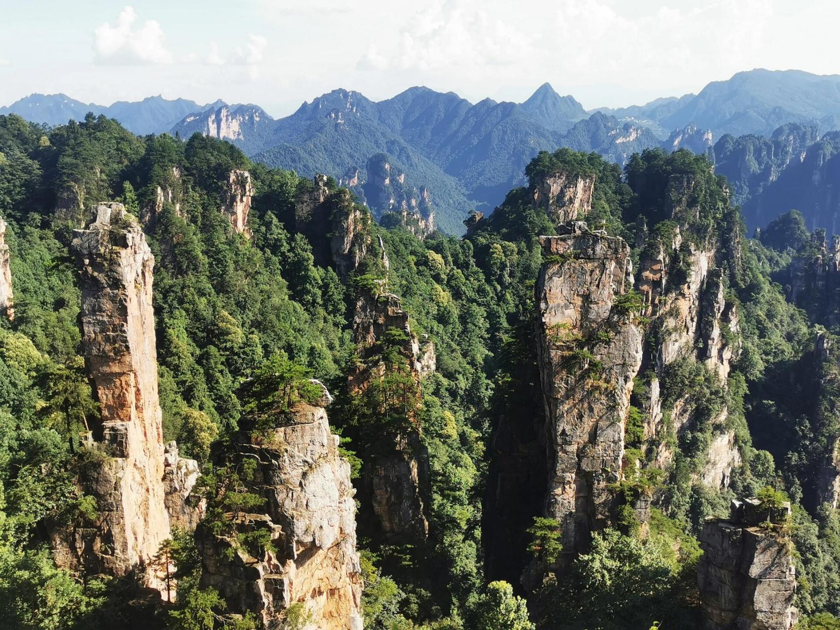 贺龙公园,云青岩观景台,西海峰林,上千座山峰矗立在眼前,感叹大自然