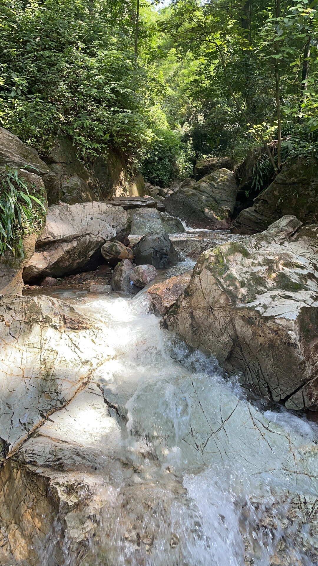 夏日玩水推荐之大冶市大泉沟风景区 从武汉市自驾车程1小时多一点