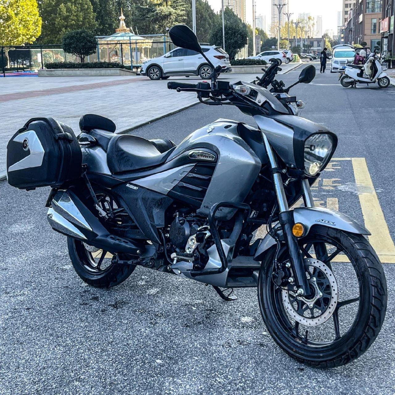 最新到店22年铃木酷道155,3700公里,加装护杠,边箱,手机支架,usb充电