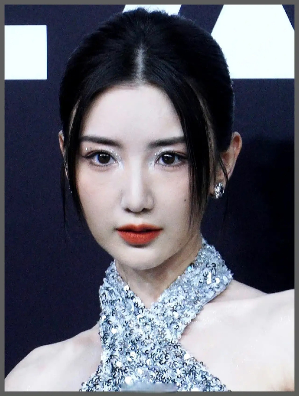 考古毛晓彤早期照片,跟之前相比,她这应该是瘦了不少吧[捂脸],但是