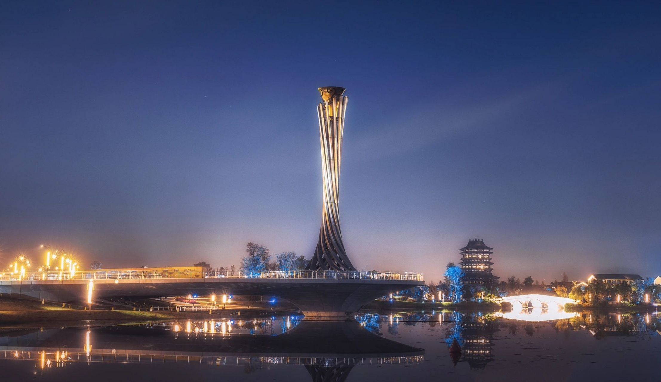 东安湖公园主火炬丨太阳神鸟号飞船的引线 东安湖体育公园(世界大运