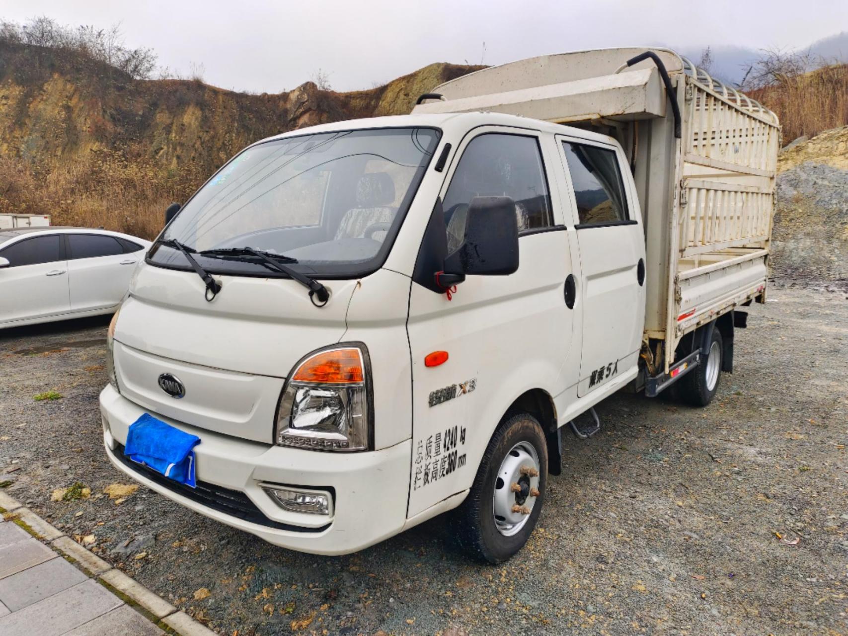 最新到店2020年9月份上牌凯马锐航x3双排花架,490云内柴油发动机,方向