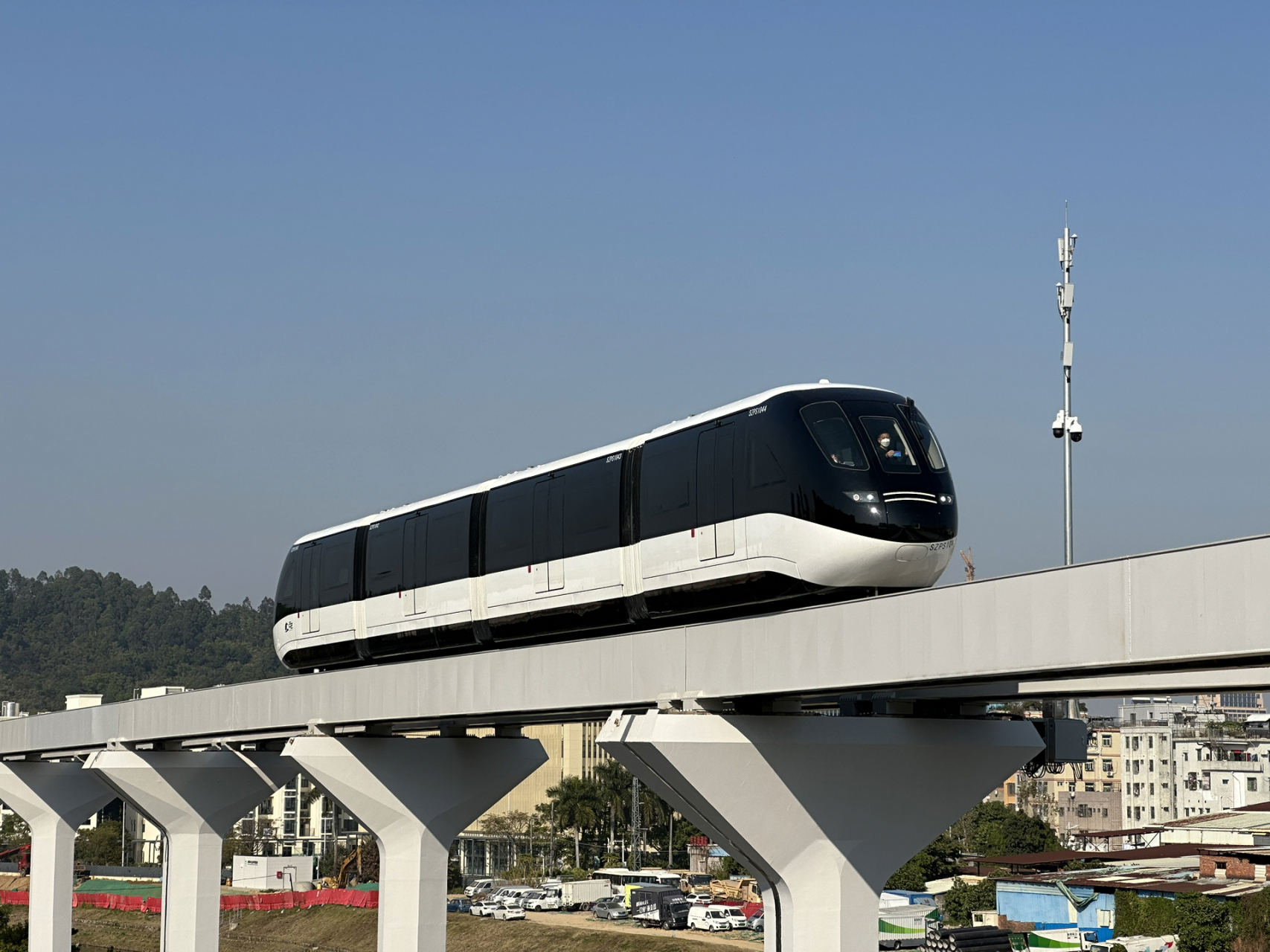 深圳云巴1号线严格来说2017年就开工了.