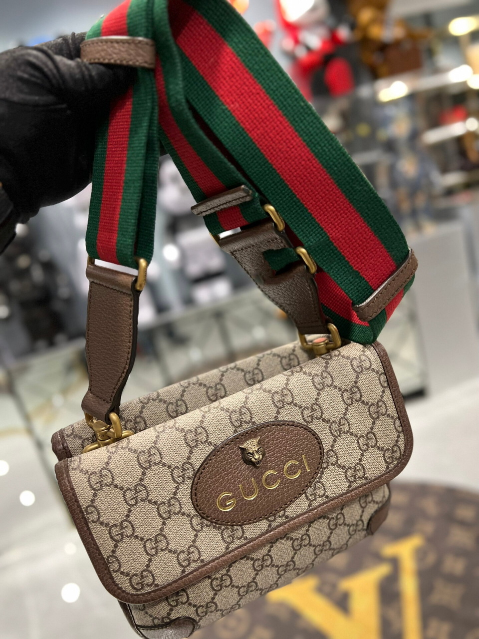 gucci古驰双面虎头包,一眼迷上,太百搭了 96gucci虎头腰包真的太