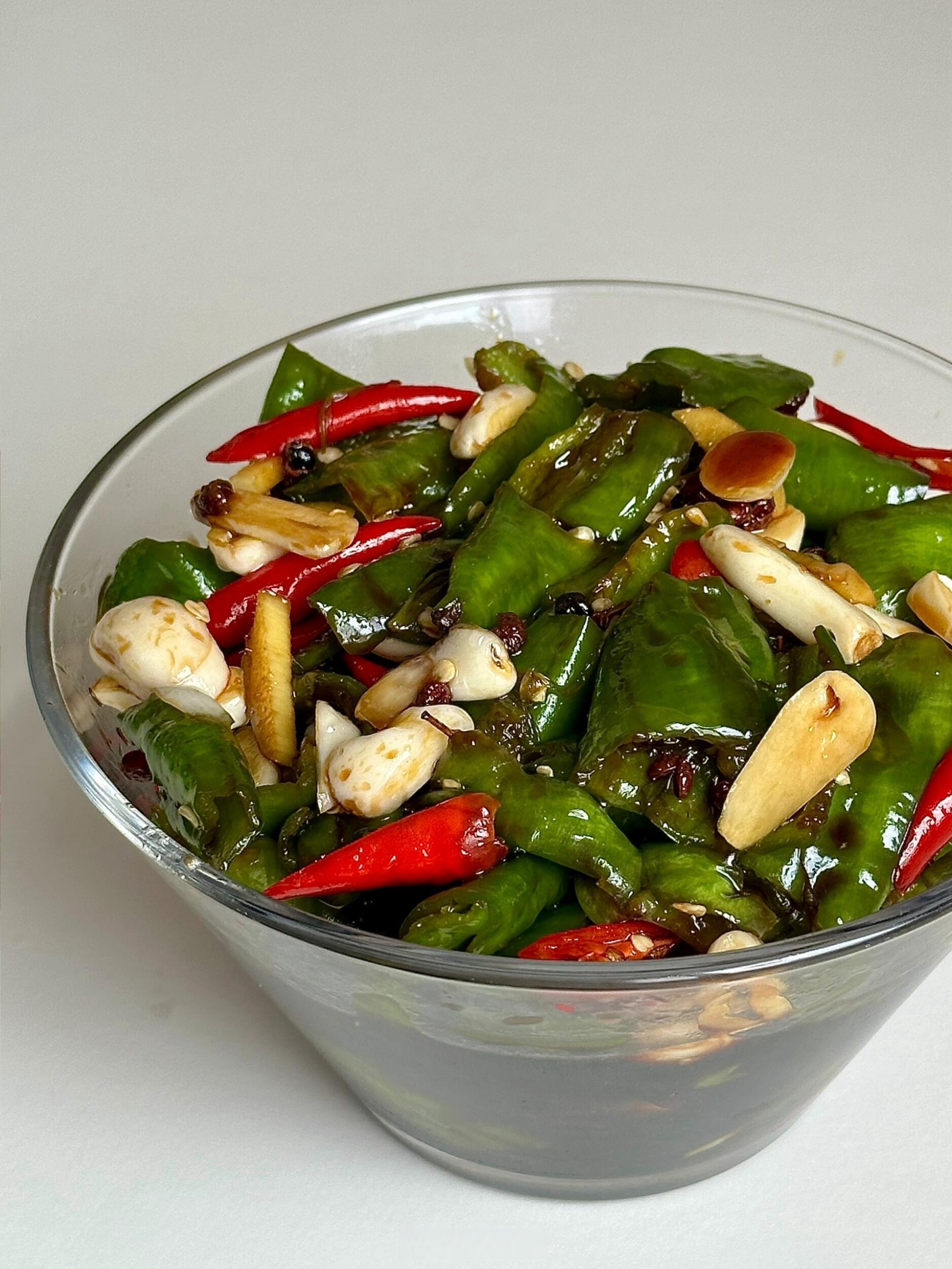 腌辣椒咸菜香辣下饭,越吃越上瘾