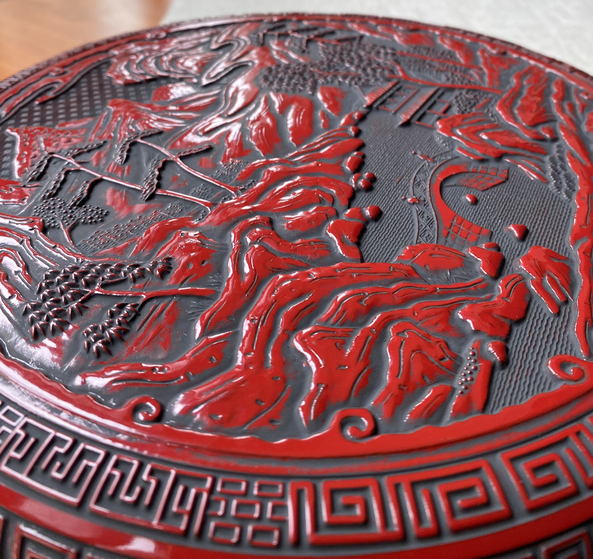 仙台堆朱 朱漆茶箱 日式堆朱仿国内的剔红,工艺差别很大.